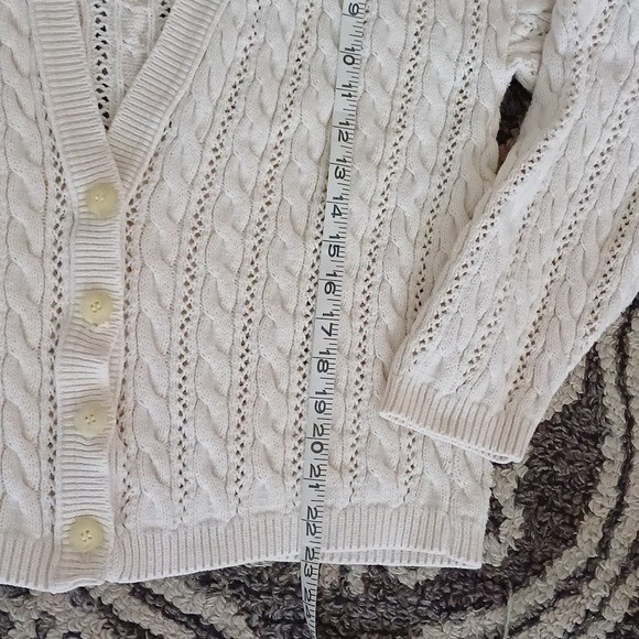Christie & Jill vintage cableknit V-neck cream cardigan M
