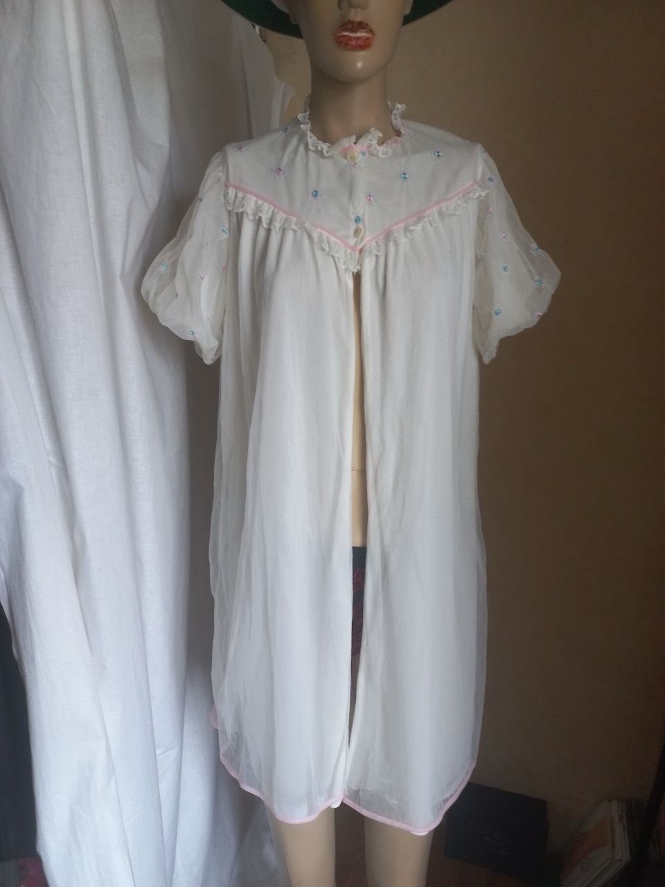 Delicate vintage peignoir dressing gown dorothy perkins, 70s made in britain