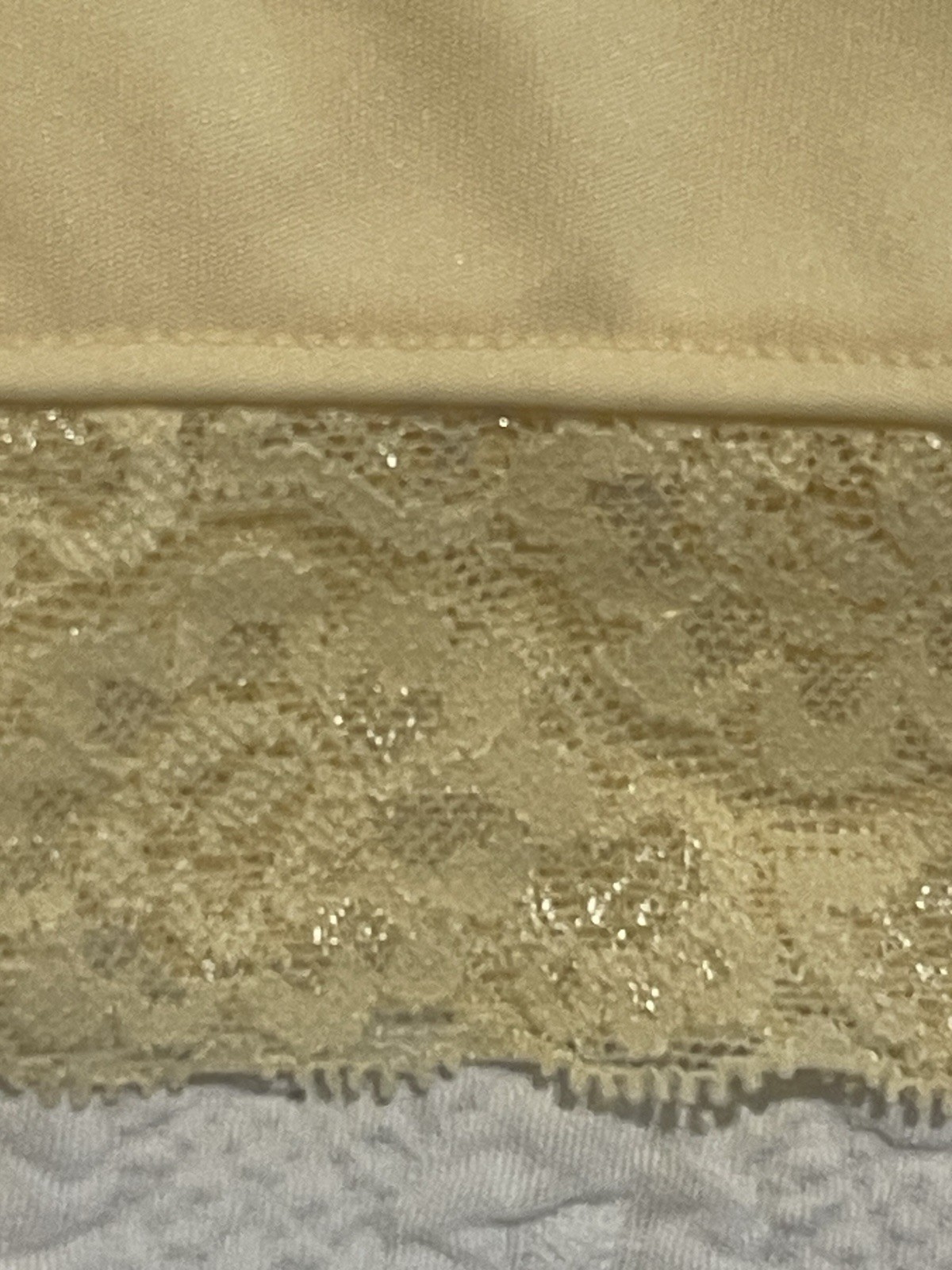Gold Coast M Yellow Gold Half Slip 24Long Lace Trim