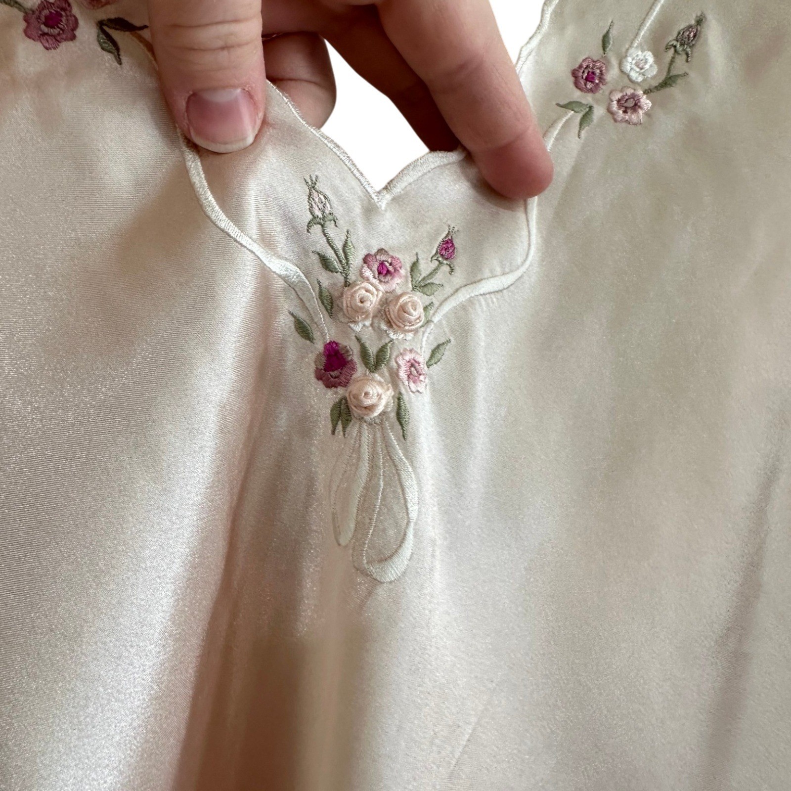 Vintage Gilligan O’Malley 2X Pink Satin Night Dress Floral Embroidered V-Neck