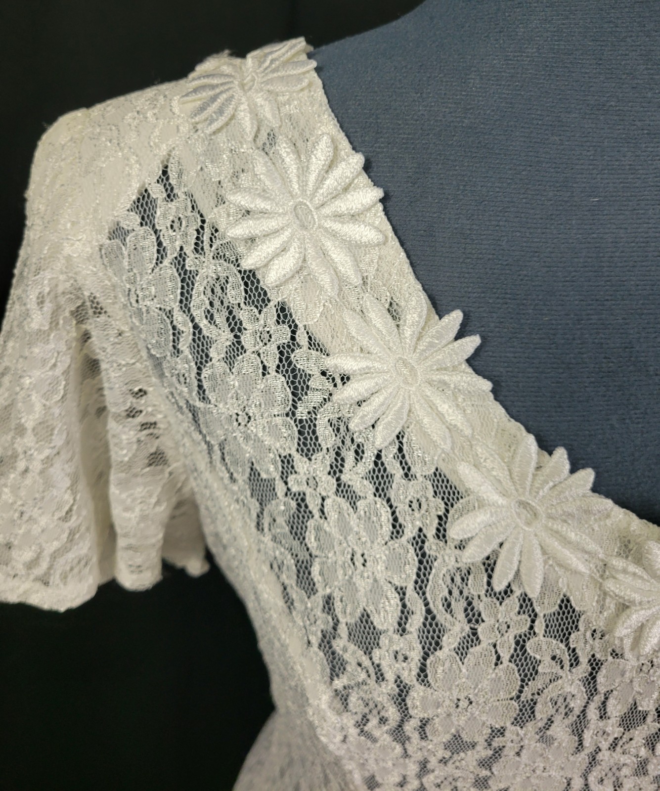Vtg Dawn Joy Fashions White Lace Fit & Flare Dress w Flutter Sleeves Size 9/10