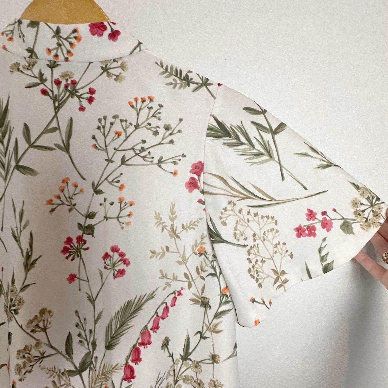 70s Vintage Floral Mandarin Collar Midi Dress Flutter Sleeve White Orange Small