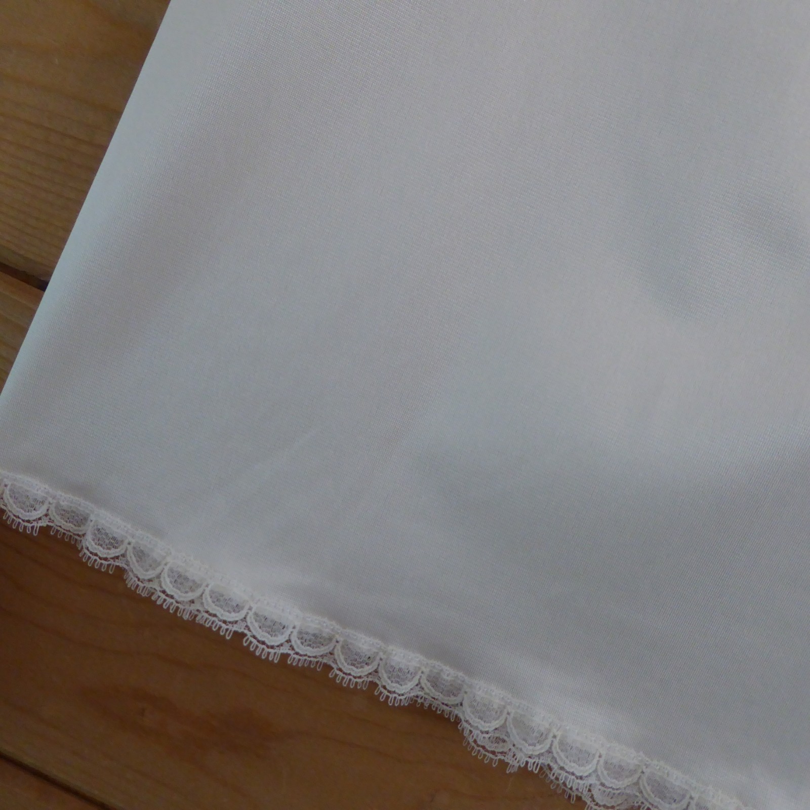 Vanity Fair Champagne Cream Off White 100% Nylon Slip Skirt Waistband Pull On M