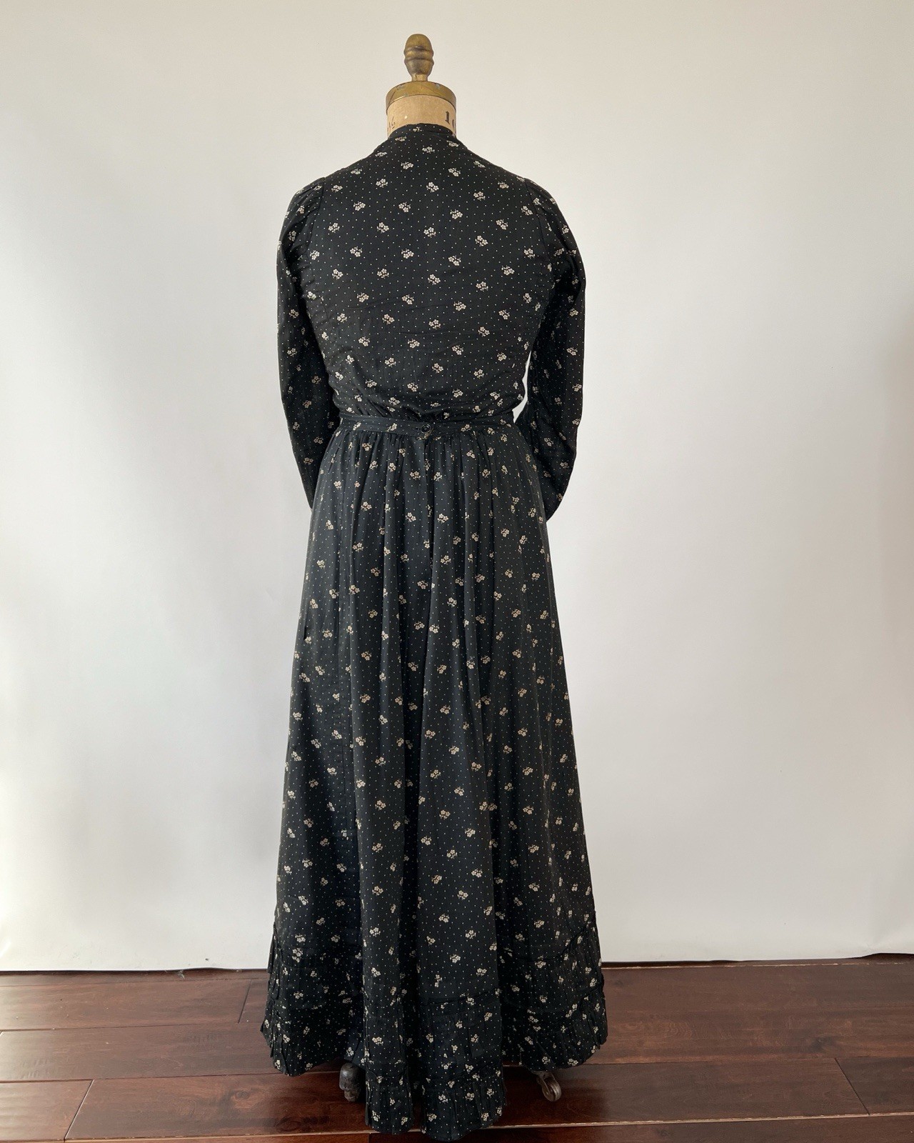 Antique Victorian 1890s 1900s Black Floral Calico Dress Set Prairie M 29 30 W