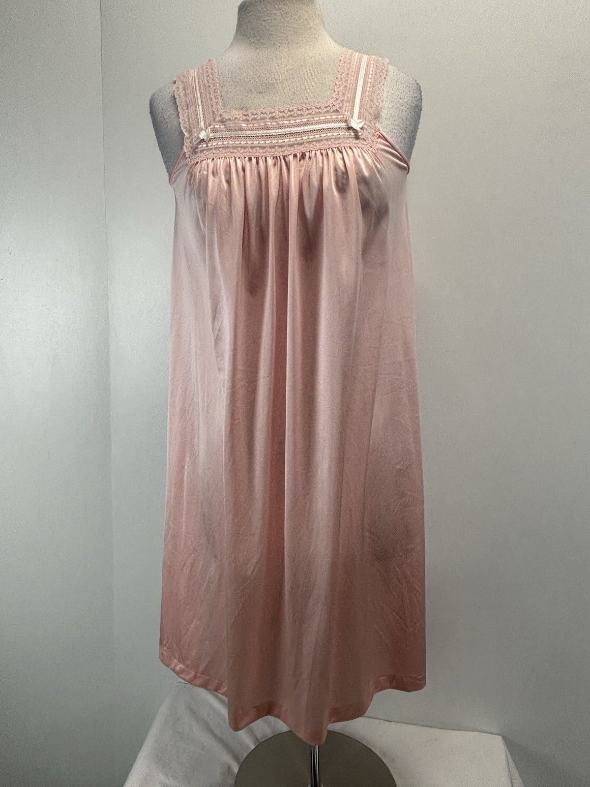 Vtg Vanity Fair Nylon Nightgown Women’s Petite Pink Coquette Romantic Soft Girl