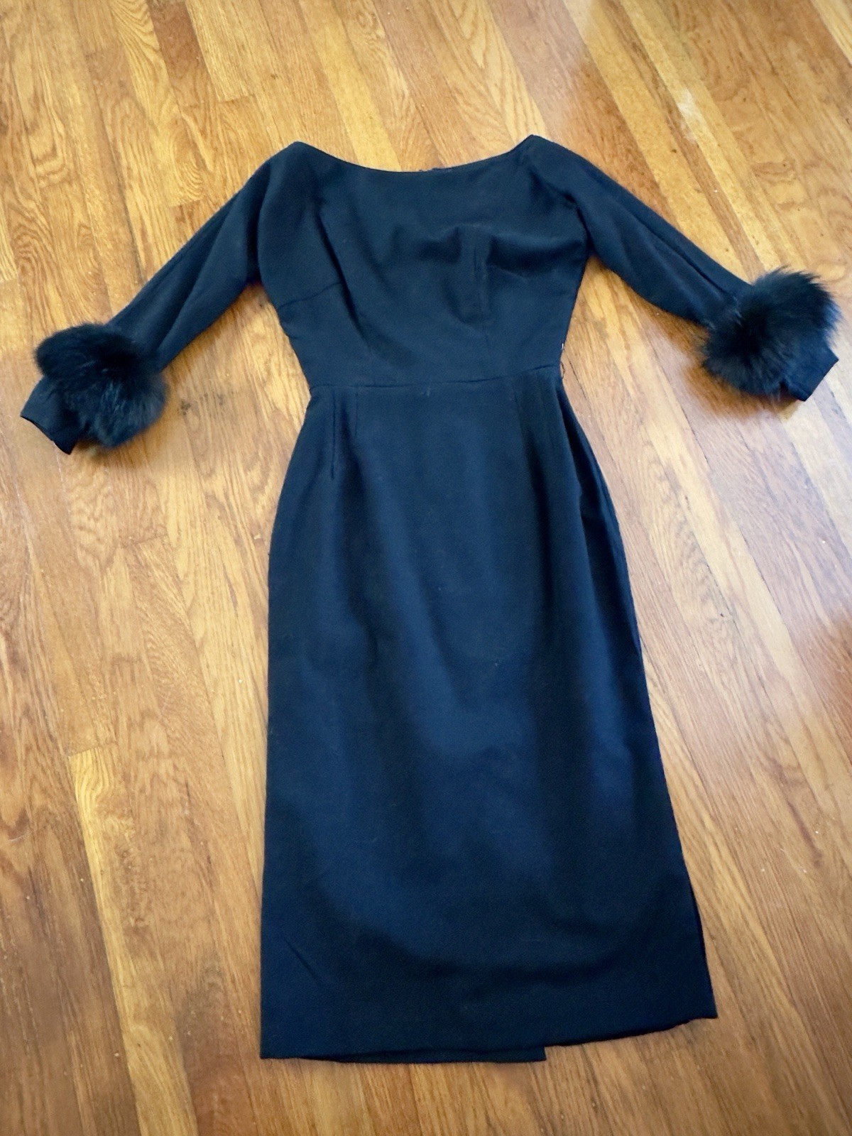 Vintage 1950s Black Wool Sheath Wiggle Dress Fox Fur Trim Women’s Small