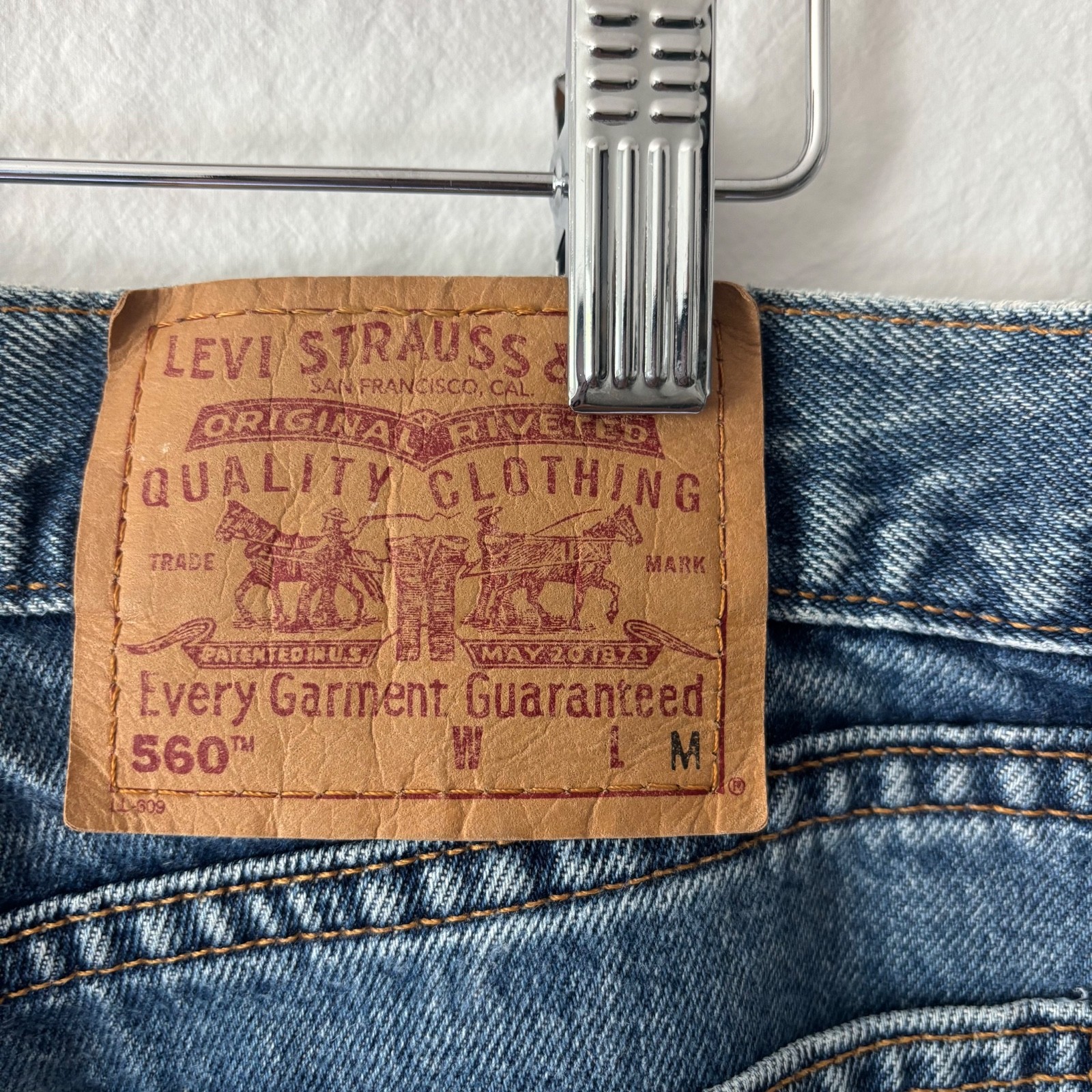 VTG Levi’s 560 90s Loose Fit Straight Women’s Sz 32×30 Med Wash Made in USA