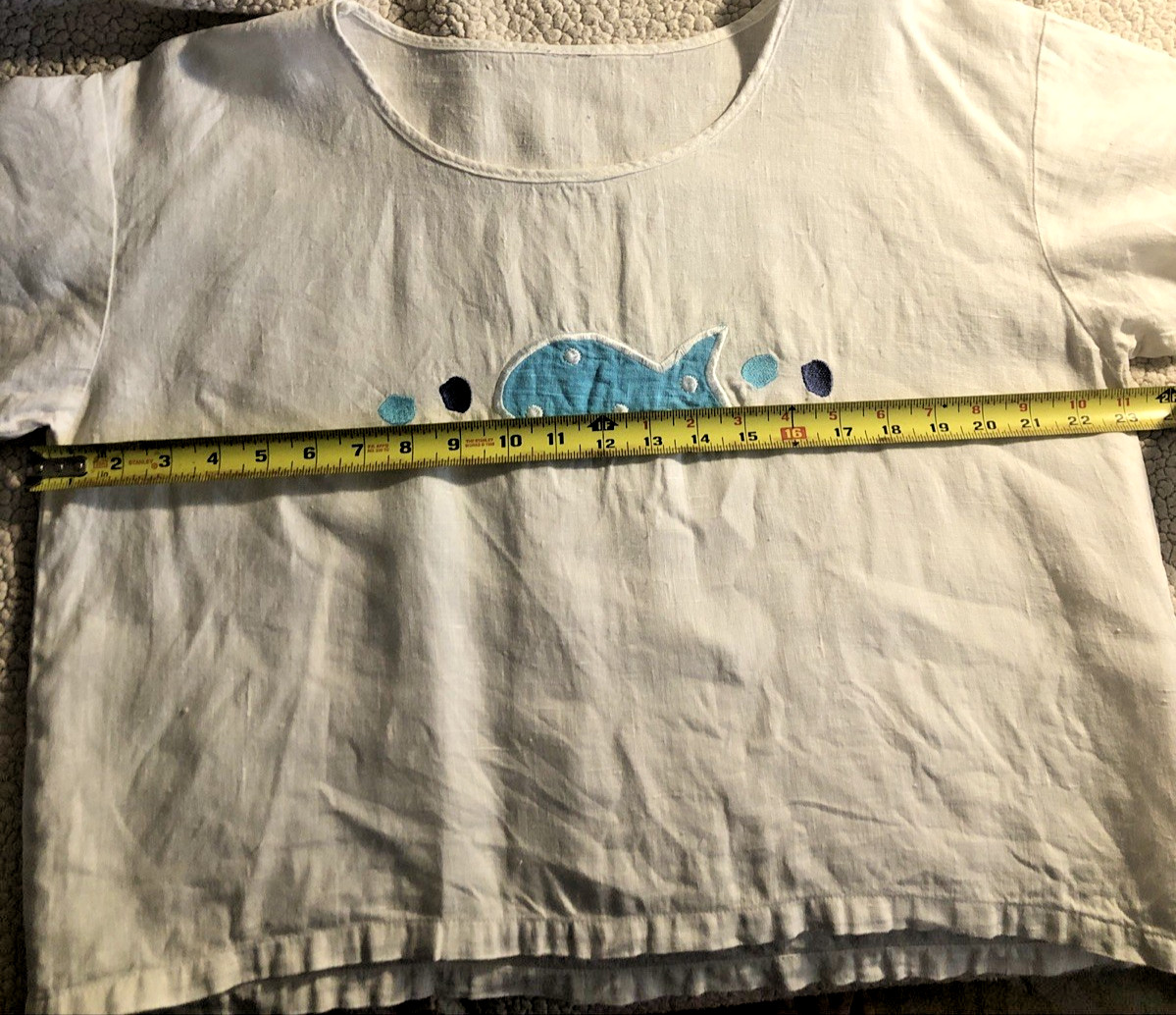 Vtg Y2K 100% Linen sz Lg cropped short sleeve shirt white fish applique coastal