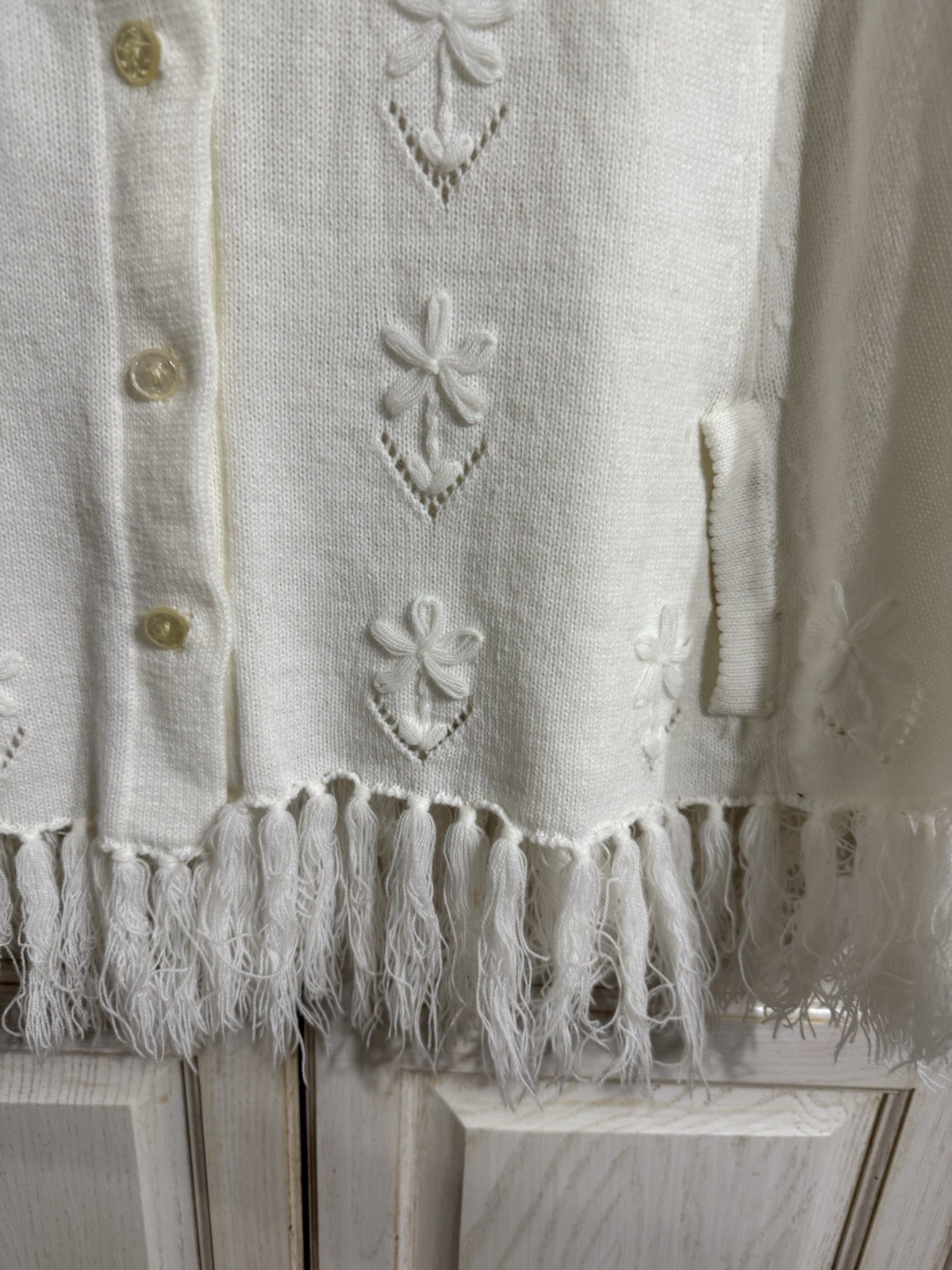 VTG 70’s White Hand Knit Boho Poncho CapeSweater Button Arm Holes Fringe Sz Med