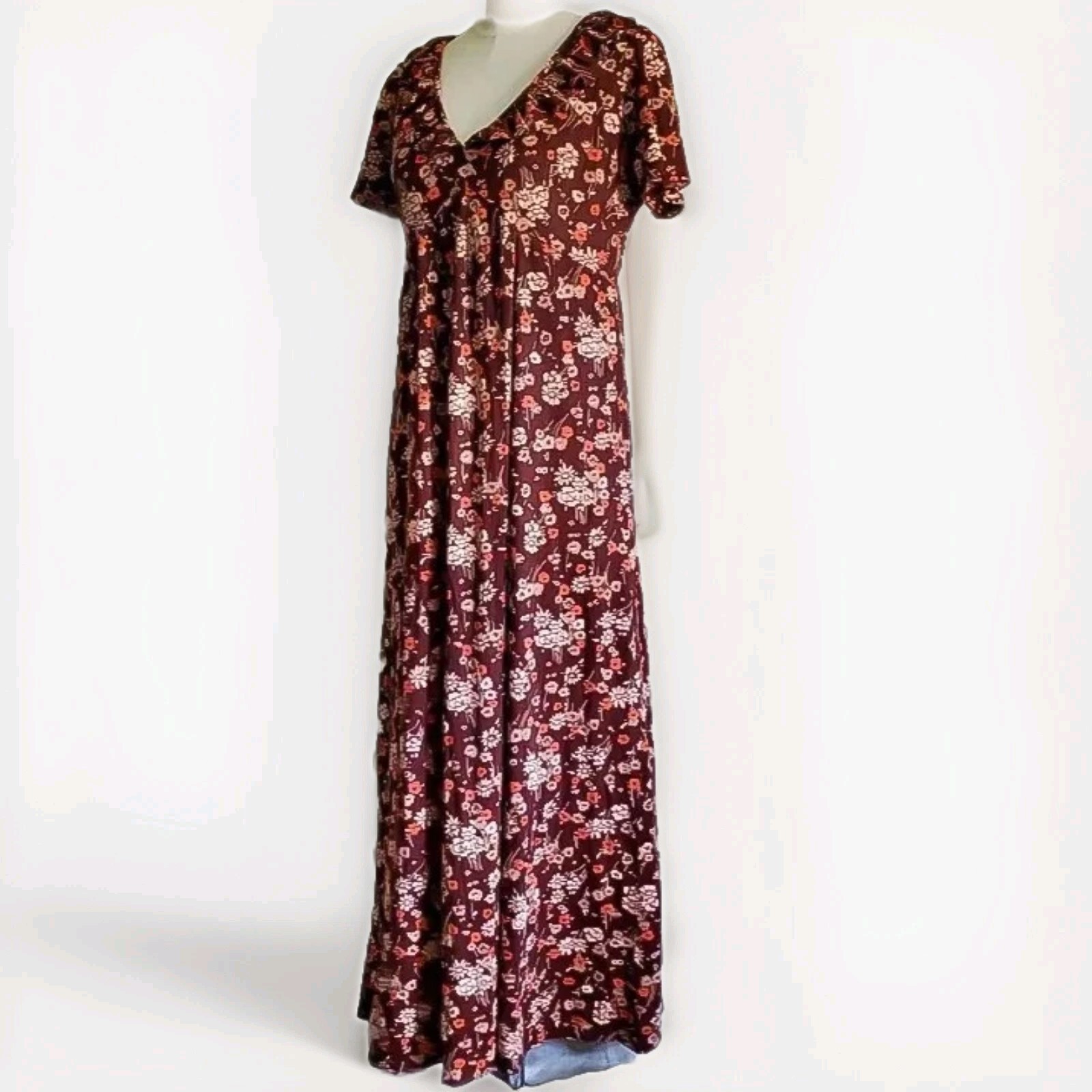 VTG 70s Nylon Jersey Maxi Dress w/ 1930s Inspired V-Neckline & Ruffle Collar L