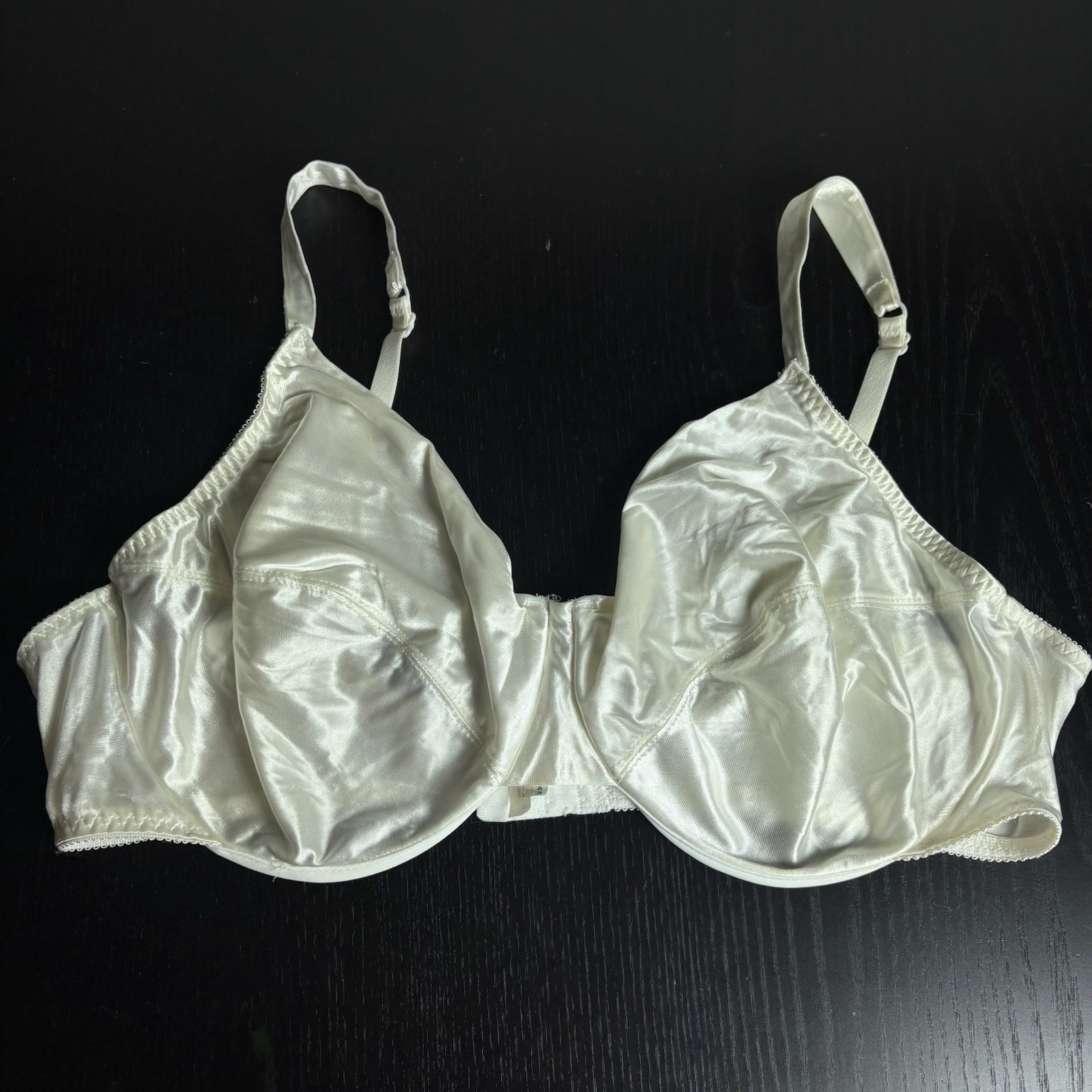 Vintage 90s DELICATES Plus Size 44D Off-White Second Skin Satin Underwire Bra