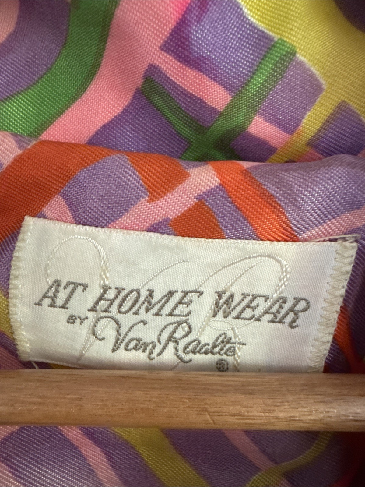 At Home Wear Van Raalte 1970s Quilted Housecoat Bathrobe Nightgown