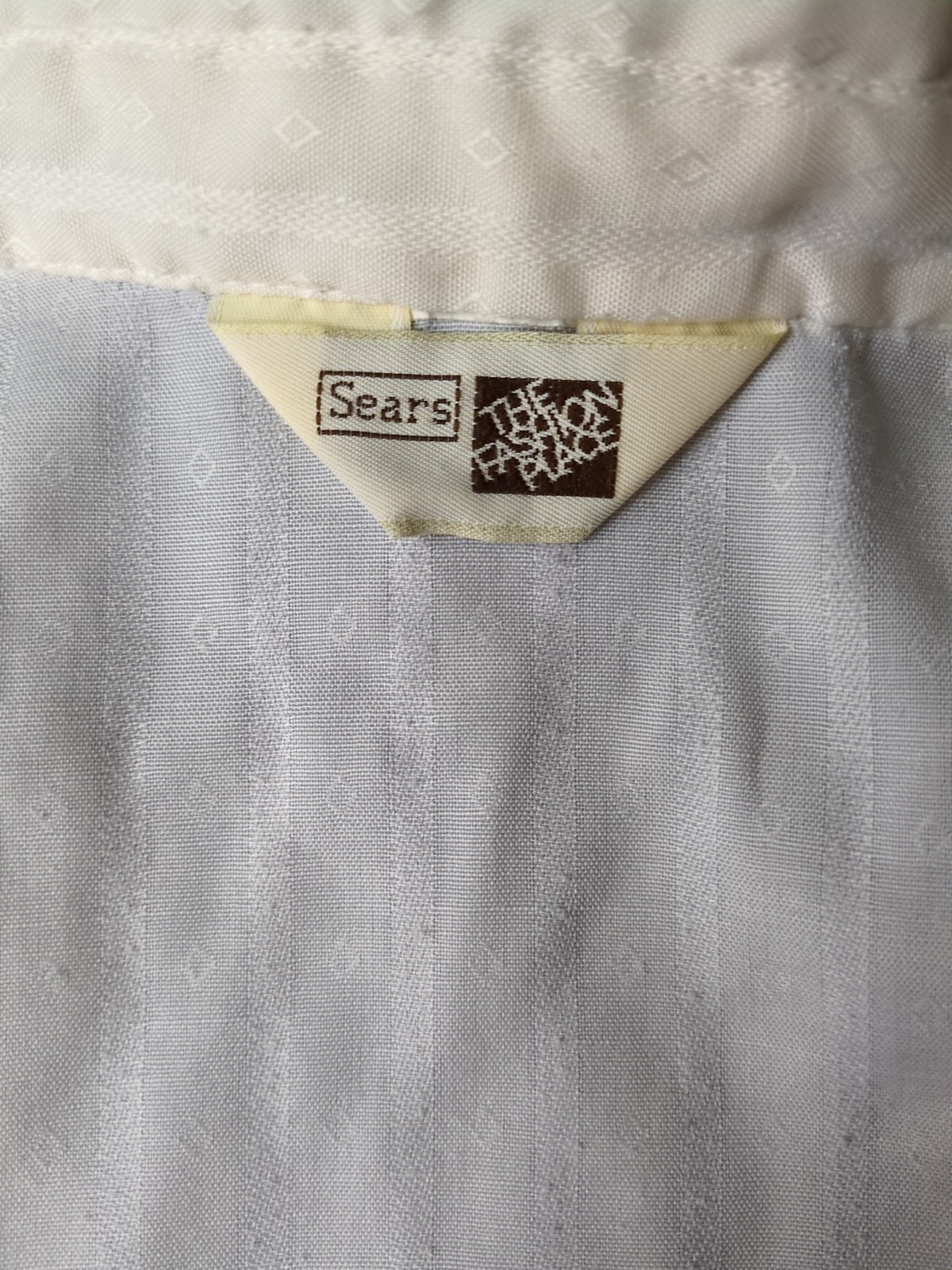 VTG Women’s S/MSears The Fashion Place White Pleated Front Long Sleeve Button Up
