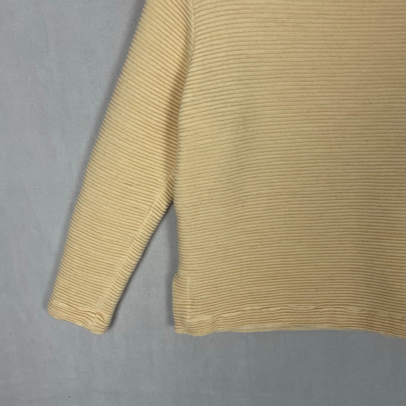 Vintage Miguel Cruz Women’s Top 100% Wool Sweater Ribbed Yellow