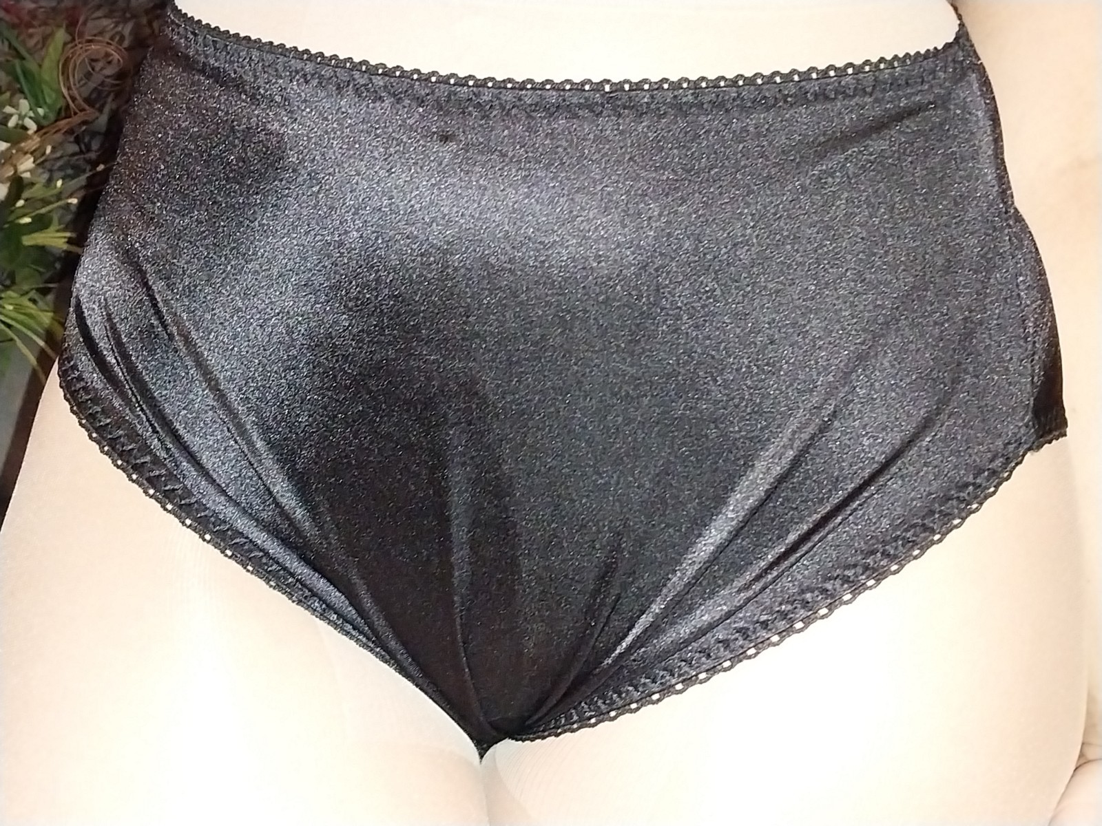 VTG SATIN SHINY PLUS PANTIES GIRDLE SHAPER SHAPEWEAR NIP TUCK NOS GENTLE 48 50