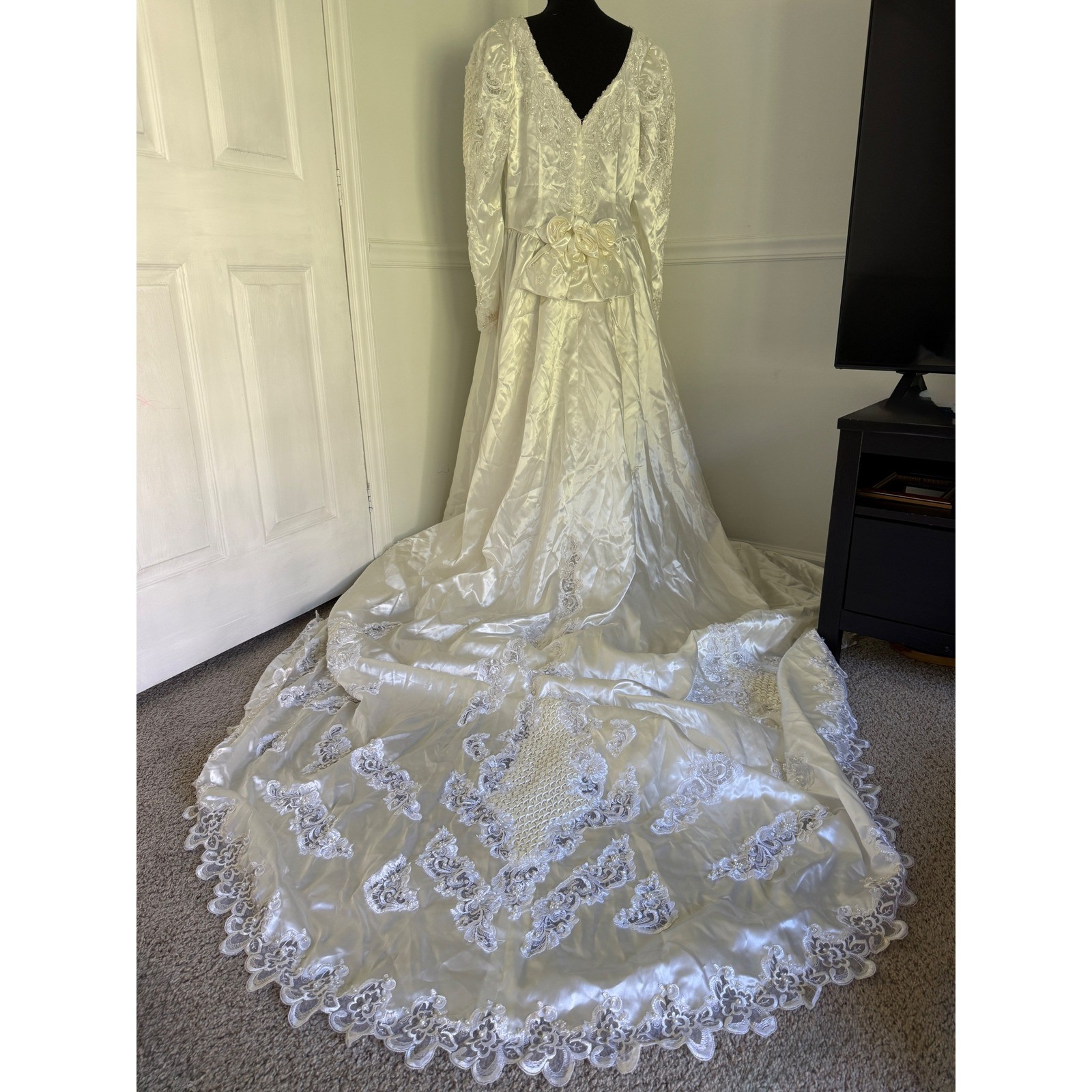 Vintage Ivory Satin Beaded bride Wedding Dress Long Sleeve Train 80s XL