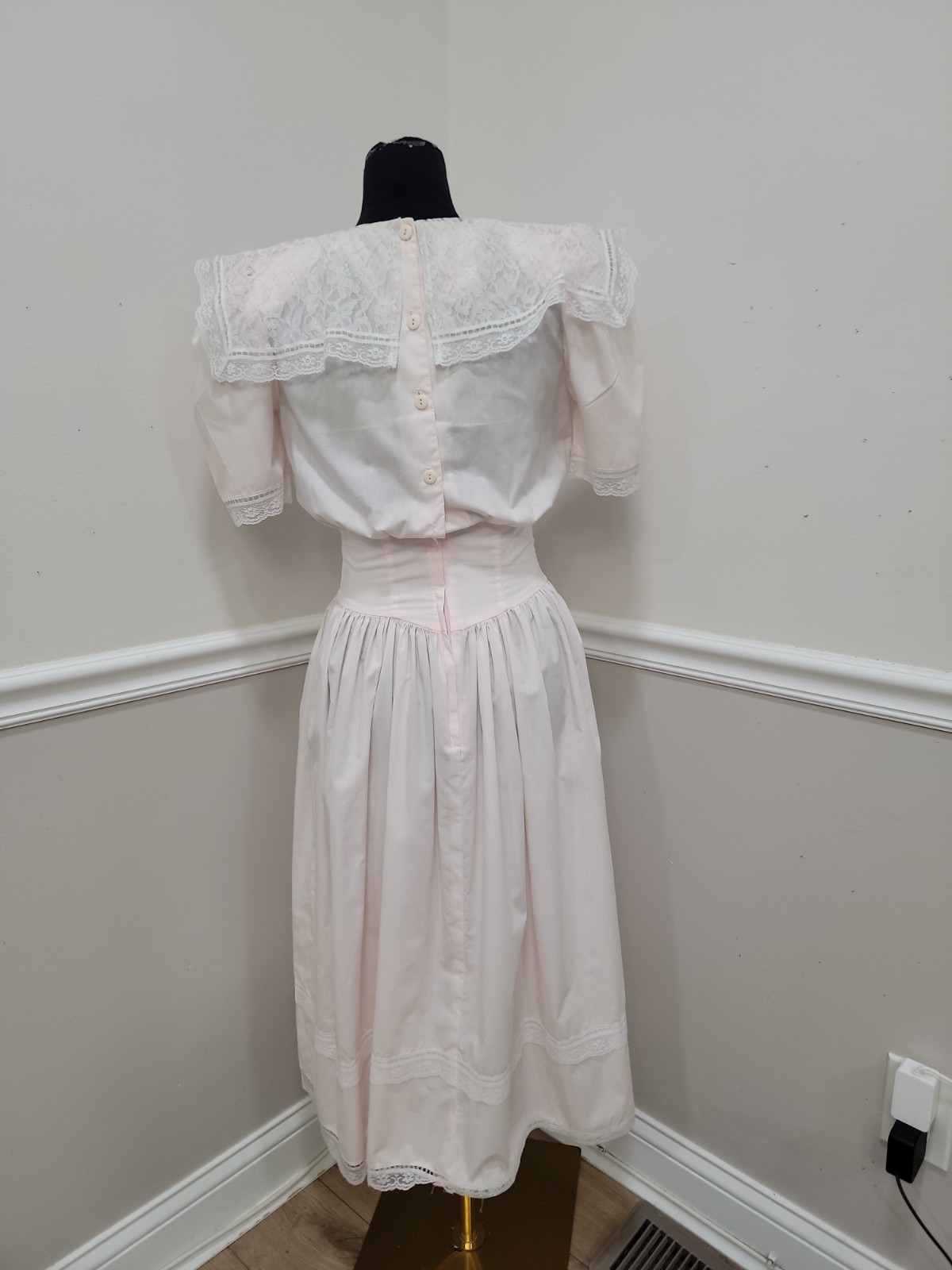 Jessica McClintock Gunne Sax Vintage Dress. Pink w/ White Lace Size 5