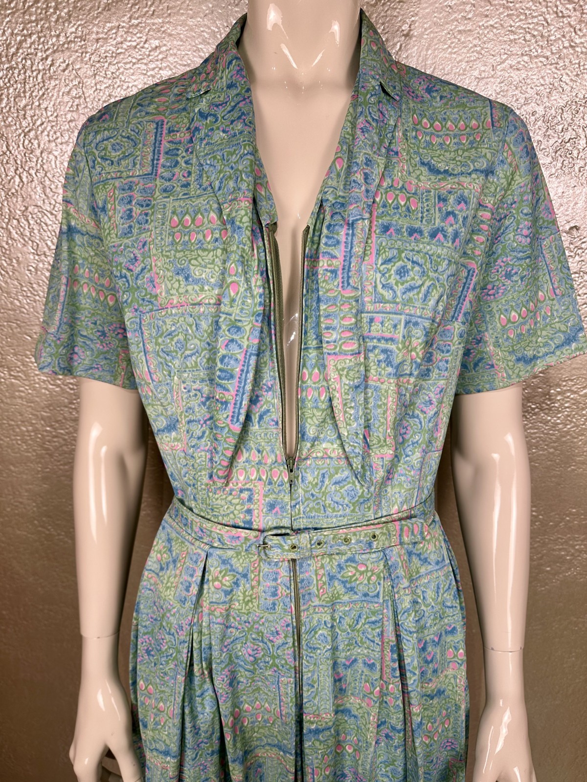 Vintage 1960s SHELTON STROLLER Blue Floral Day Dress M/L Short Sleeve Zip-up