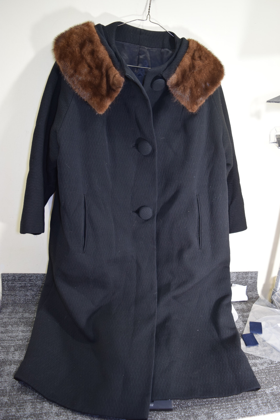 1960’s Forstmann Black Textured Wool Mink Collar Swing Coat 3/4 Sleeve WOMENS XL