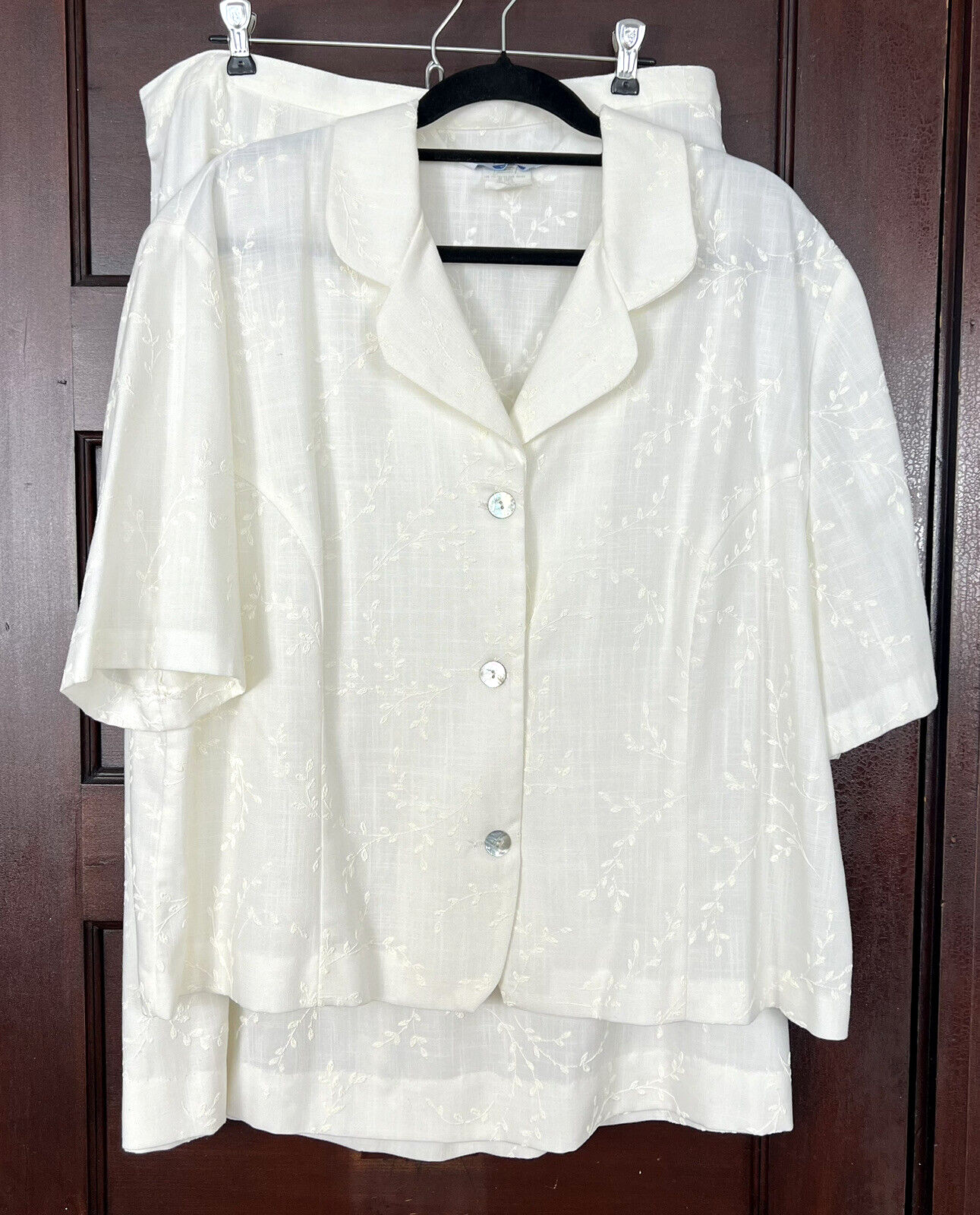 Linen Look Skirt Suit Woman’s 1X White Embroidered Flowers Usa Made VTG Retro