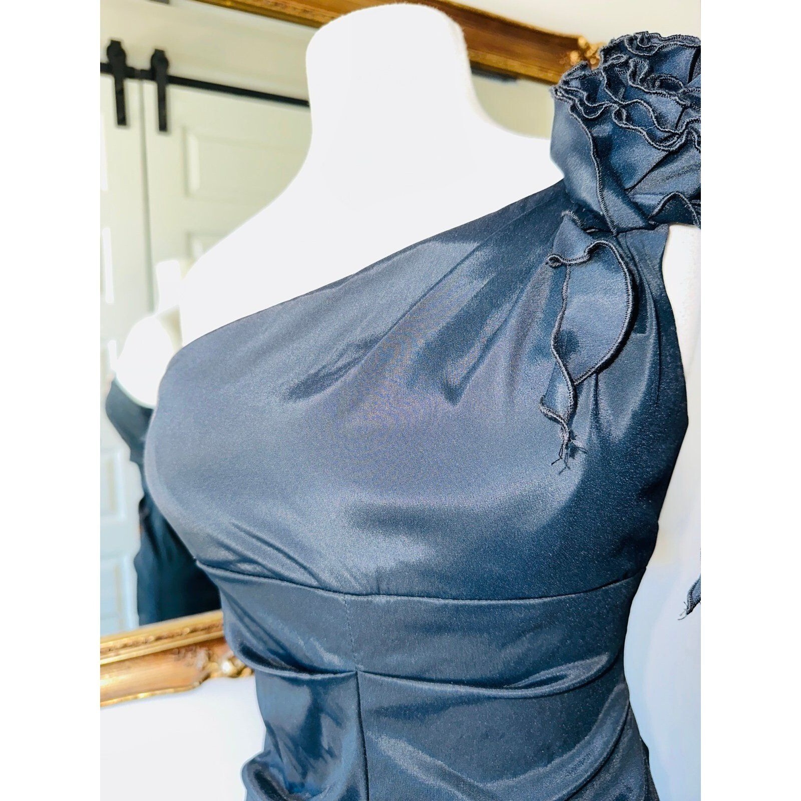 D2 Vintage Cache New NWT One Shoulder Mermaid Cascade Gown Black Size 8