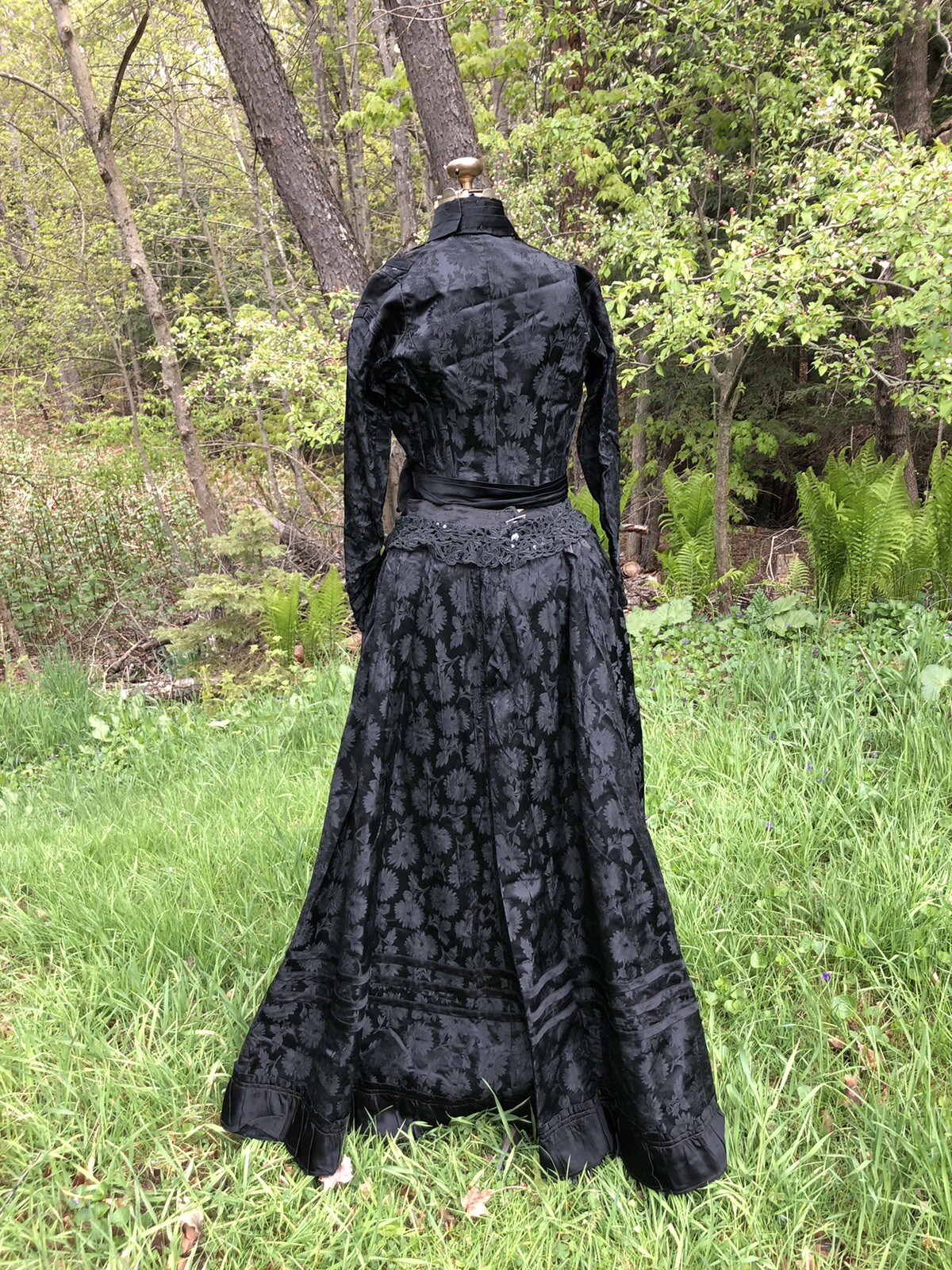 Vintage Antique 1800’s Victorian Martha Maxwell Gown Beautiful floral Brocade