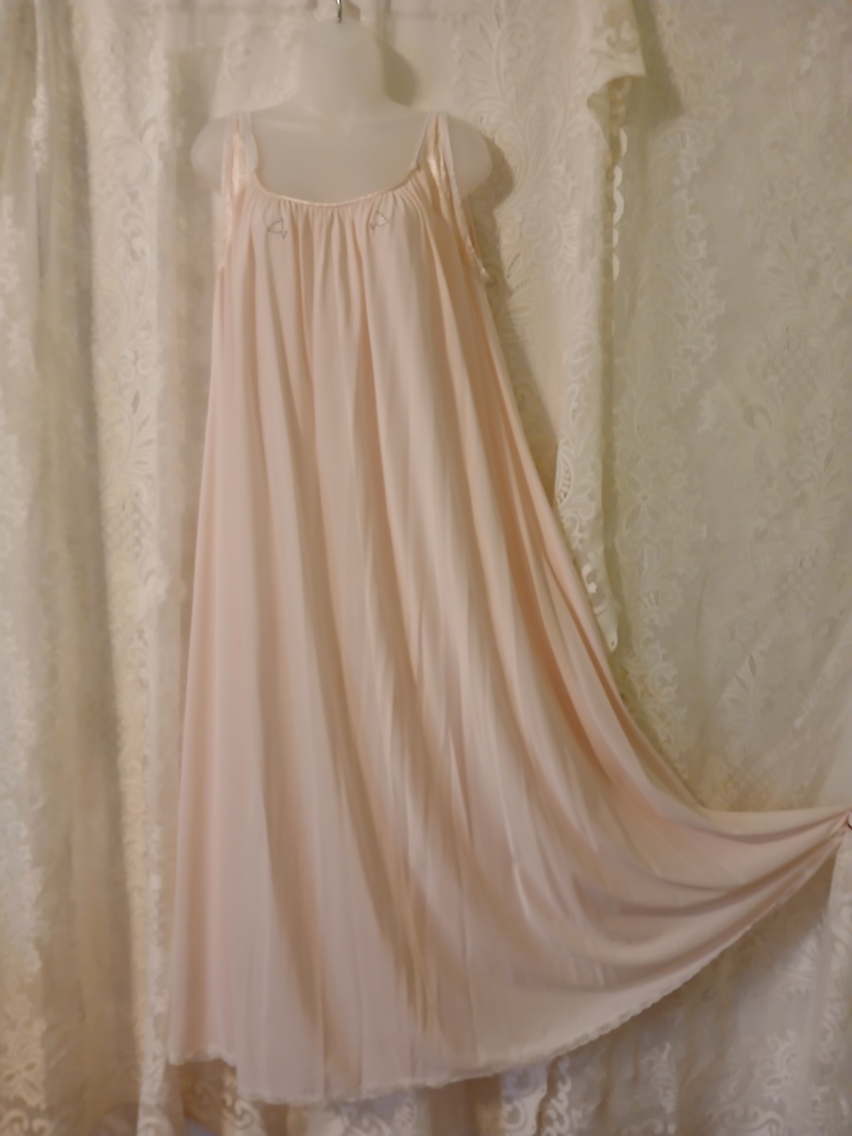 Vintage 50s Lucie Ann Pink Satin Tulip Gold Label Grand Sweep Nylon Nightgown M