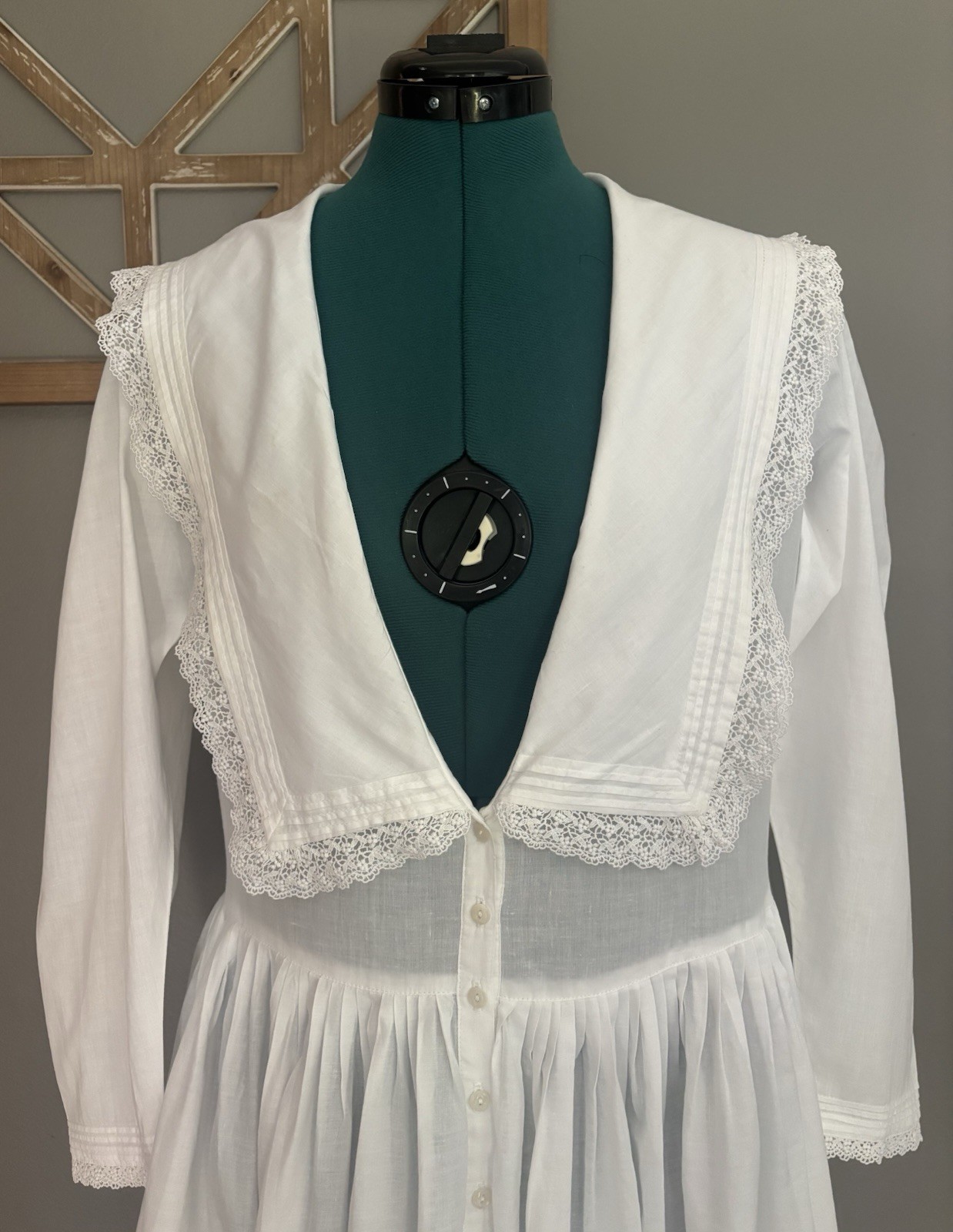 Vintage Eileen West for Queen Anne’s Lace White Cotton Nightgown Lace Collar 2P