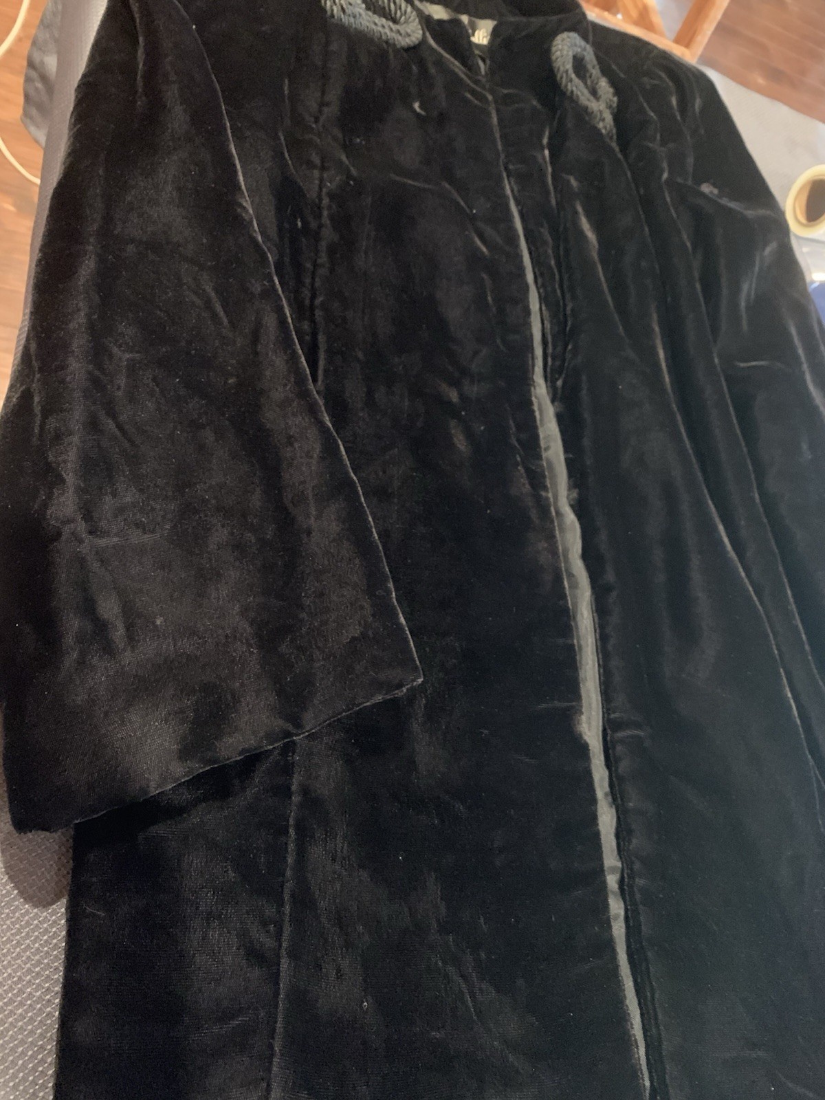 Vintage 1940s Black Velvet Opera Cape Size L/XL EA Sullivan & Co Worcester Mass