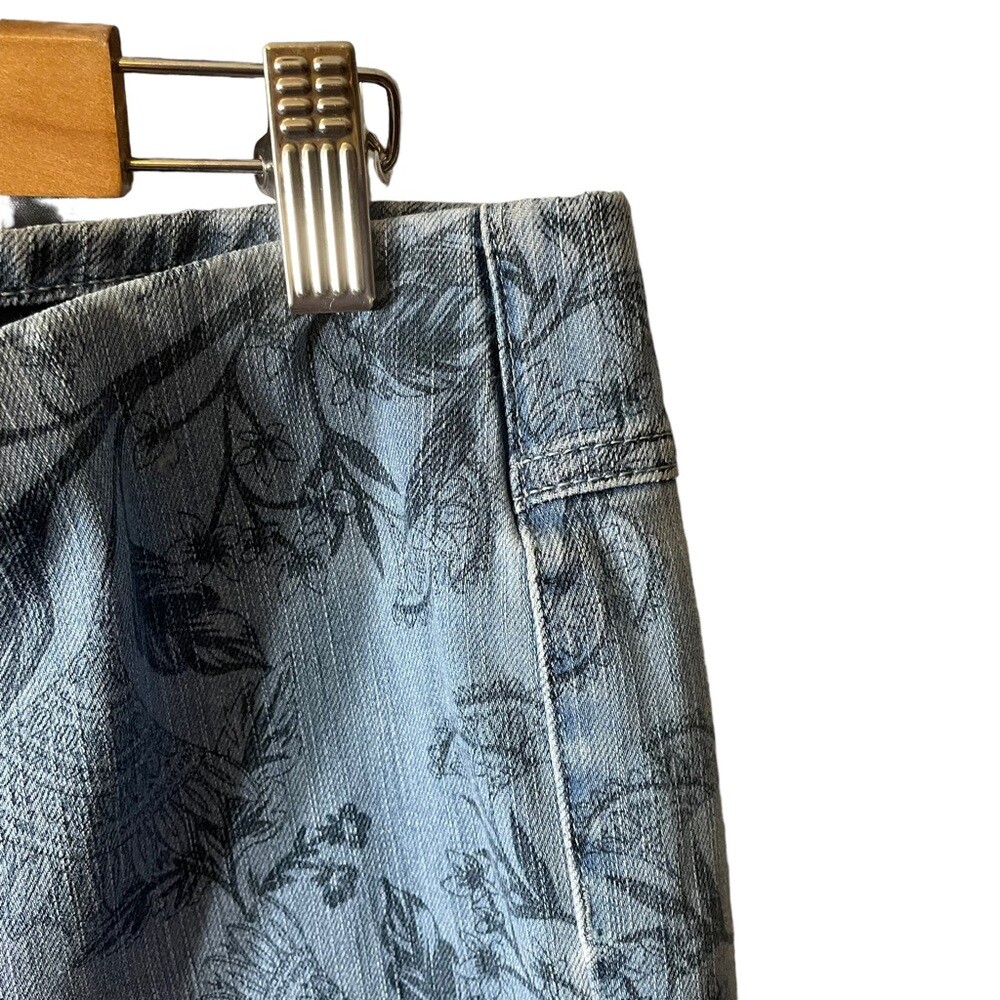 Soft Surroundings Pull-on Stretch Skinny Jeans Floral Leaf Pattern Size PM