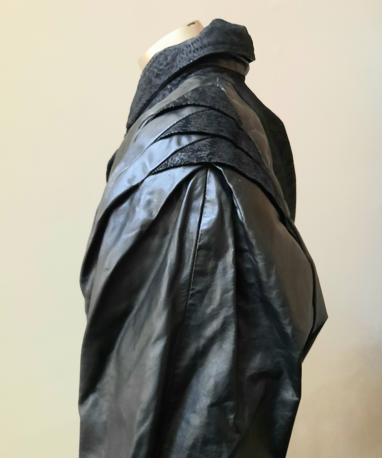 LEATHER VTG 80S DOLMAN SLEEVES SHOULDER PADS PLEATS SHORT JACKET sz M