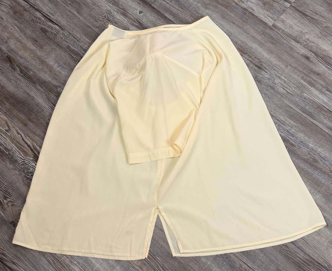 VTG 90’s C.S.T. Studio Women’s Ivory Chiffon Short Cap Sleeve Round Neck Top 22W