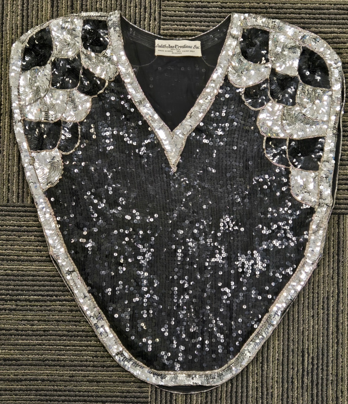 VTG 80’s Sequin Top Judith Ann Creations Black/Silver Art Deco 100% Silk