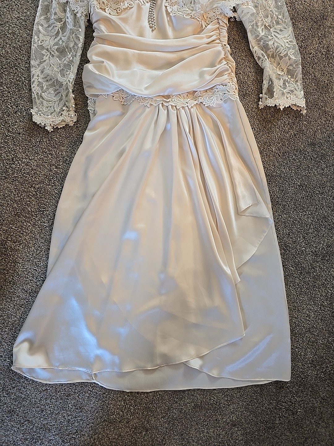 VTG Lorrie Kabala Lace Victorian Pearl Long Sleeve Ruched Waist Dress