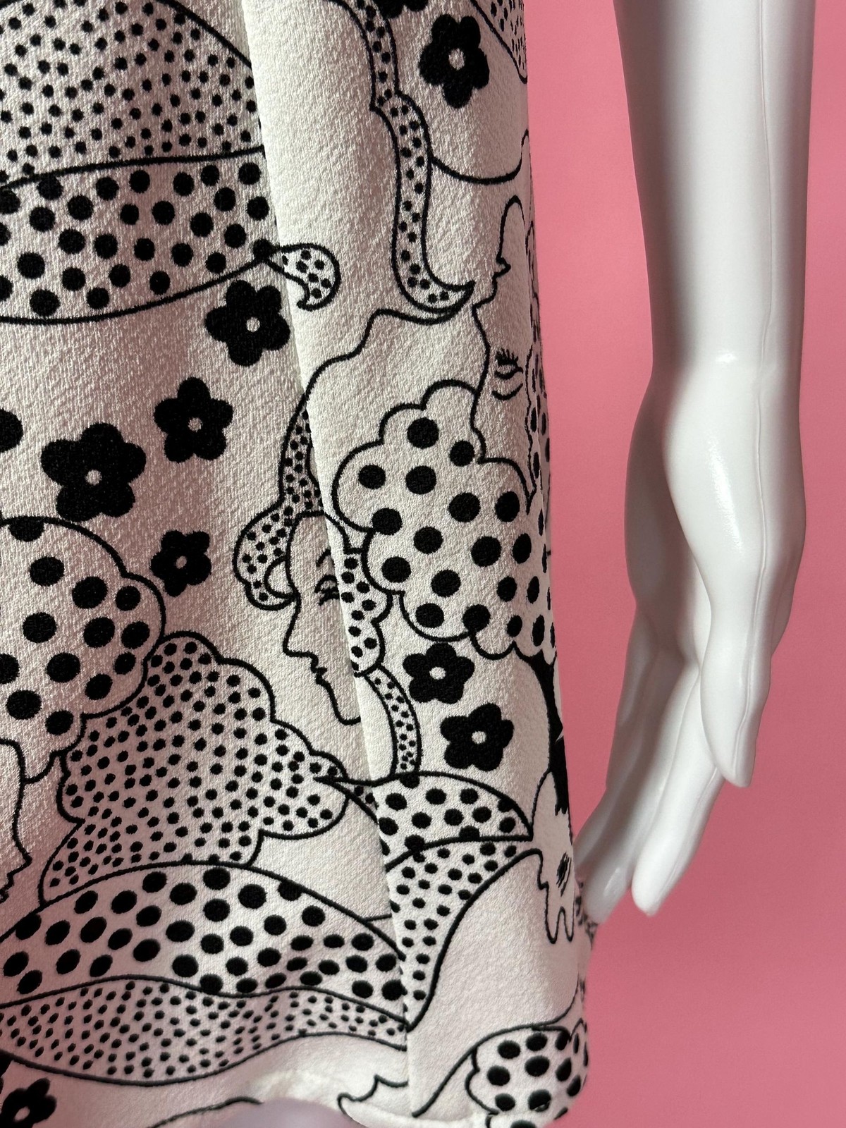 1960s MOD FACE Print SURREALIST OP Art Dot Whimsical Mini Dress. XS-S. AS IS