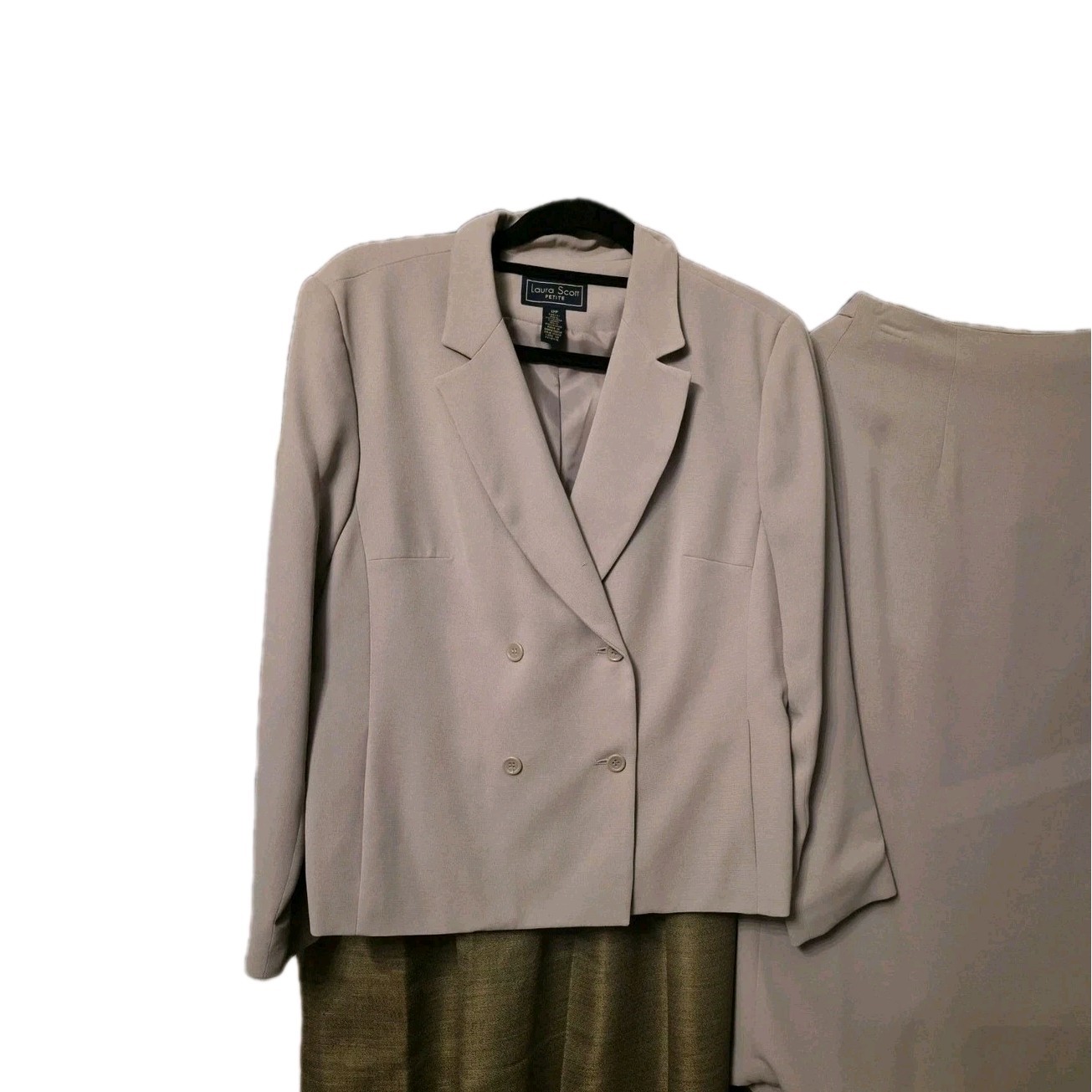 Laura ScotWomen’s Skirt Suit Size 12P Petite Beige Blazer Double Breasted