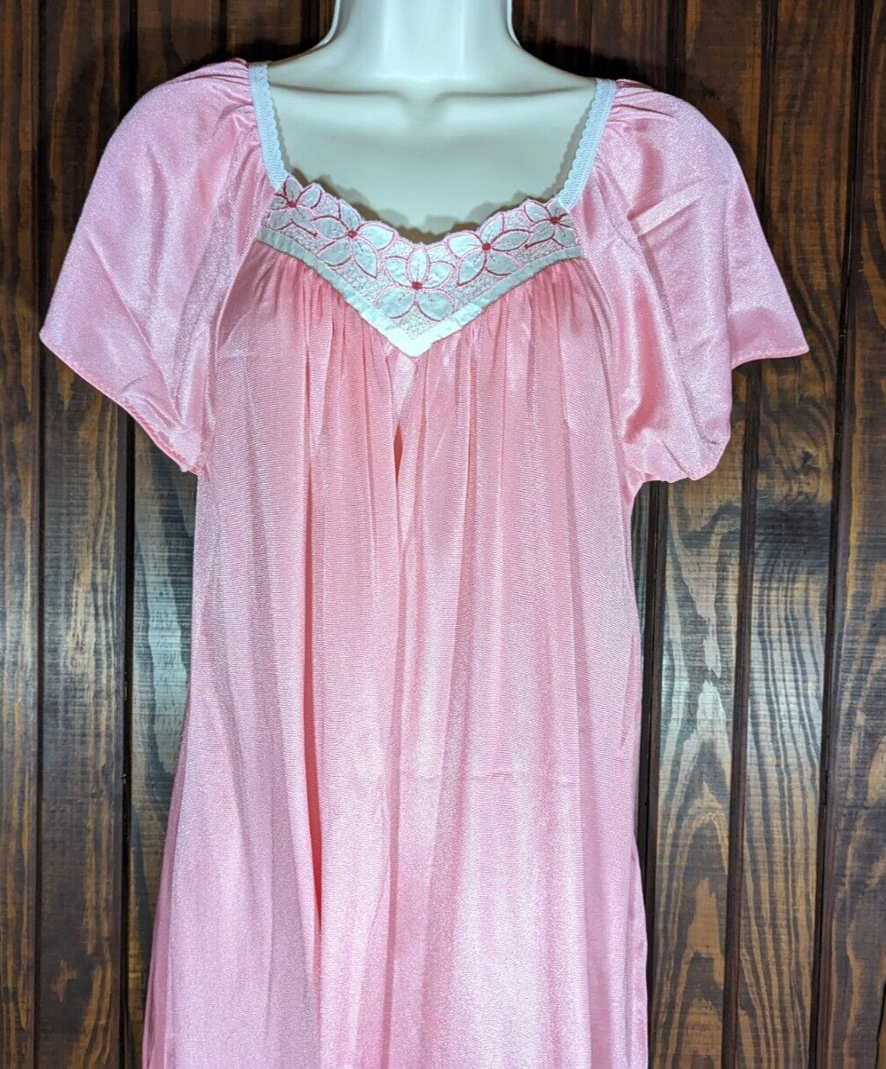 FINESSE VTG 90s Coral Nylon Gown Short Sleeve Embroidery MED