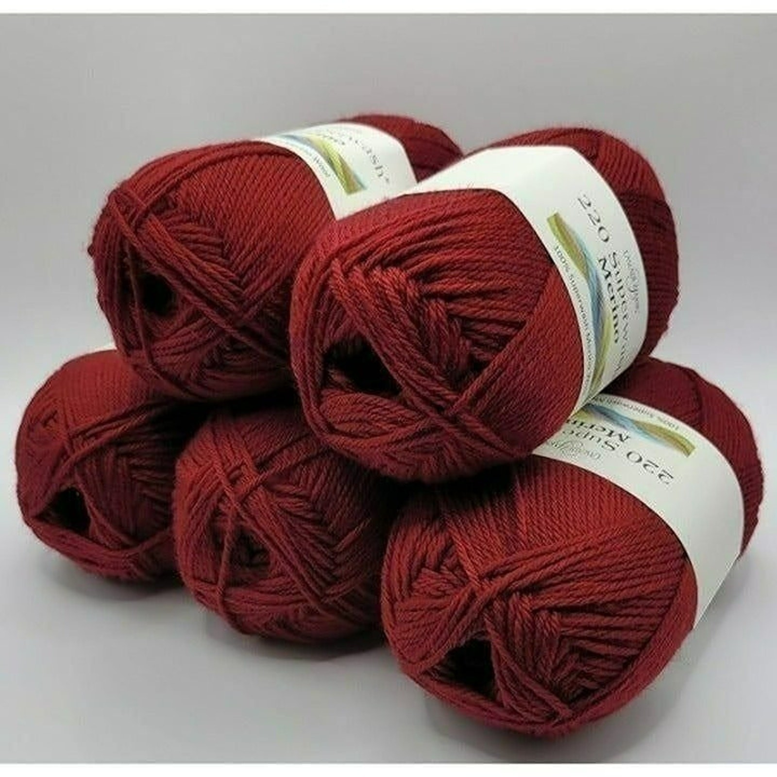 Pretty Merino Yarn Cascade 220 Superwash Merino Wool 5 Christmas Red Heather