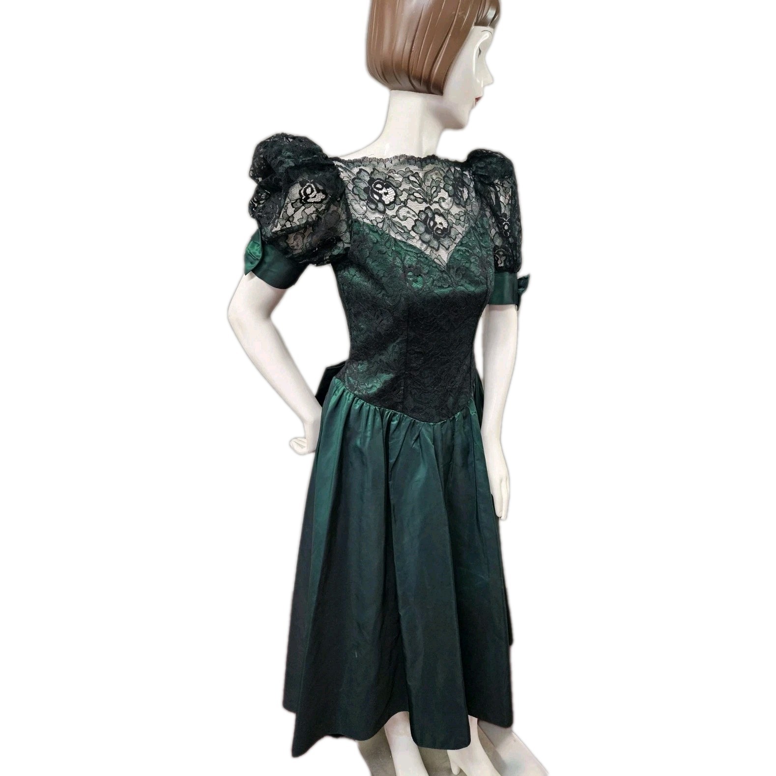 Vintage 80s Stunning Green 💚 Blk Lace Puffy Sleeve Prom Dress Hi-lo Sz 7/8