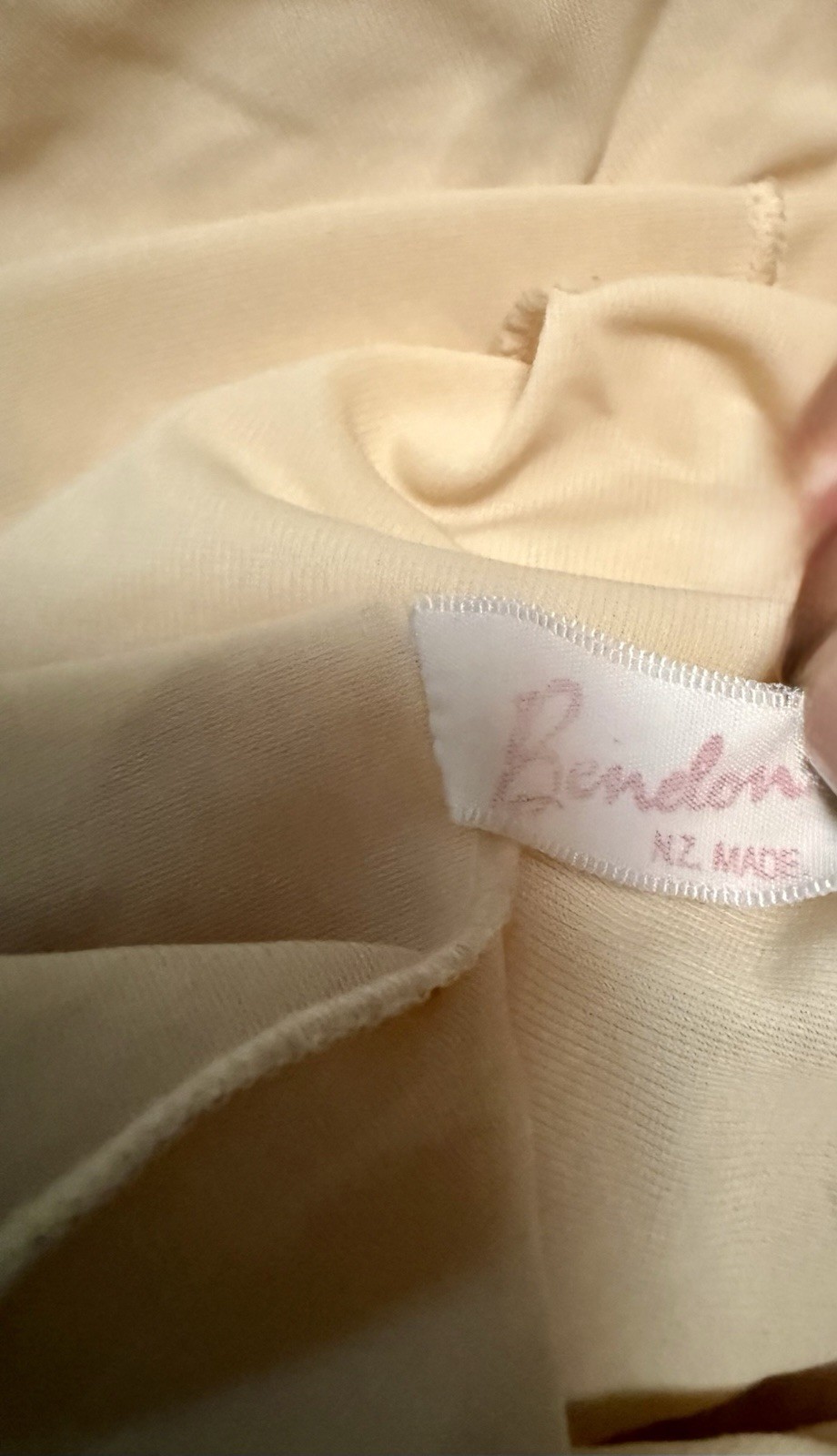 Vintage Bendon NZ Short Full Slip Beige Nylon Lace Trim Size 35 (90 cm) Stretch