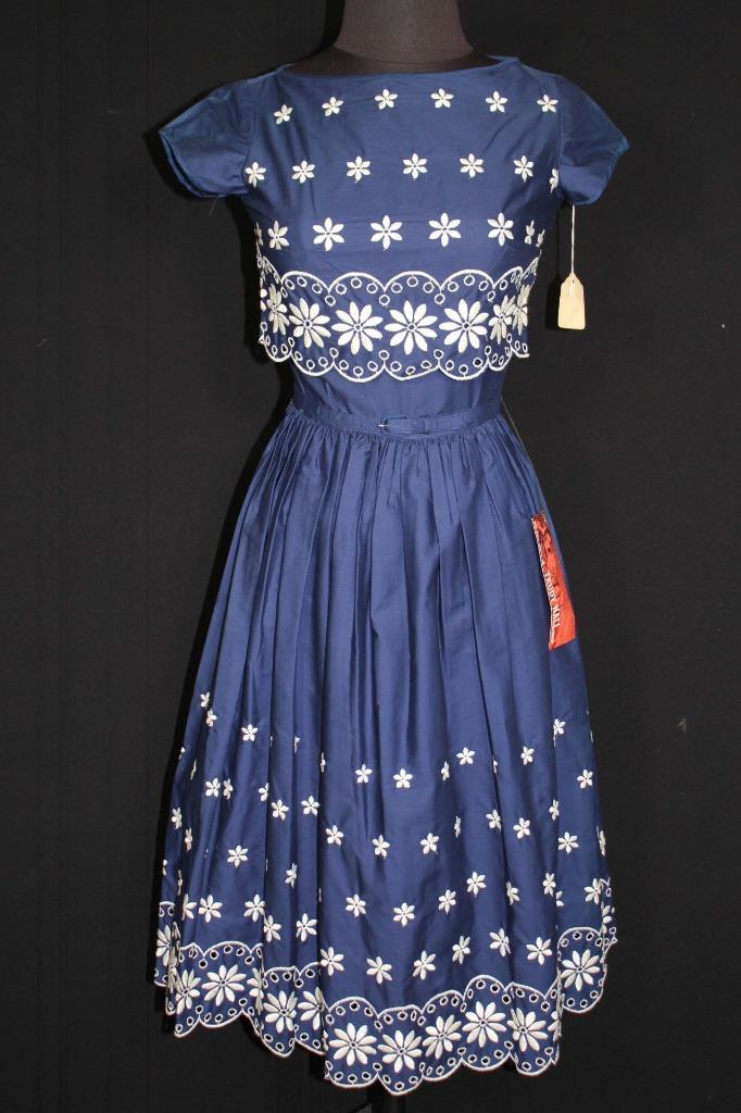 RARE VINTAGE DEADSTOCK NEVER WORN 1960’S BLUE EMBROIDERED COTTON DRESS SIZE 2