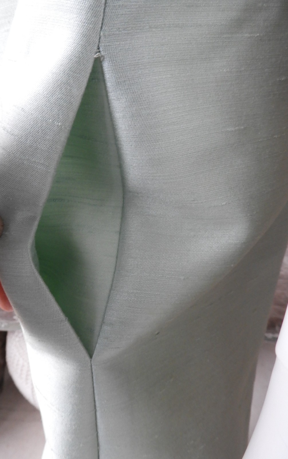 Vtg 1960’s Raw Silk Sheath Dress Mint Green SS Alison Ayers sz 37/35/38″