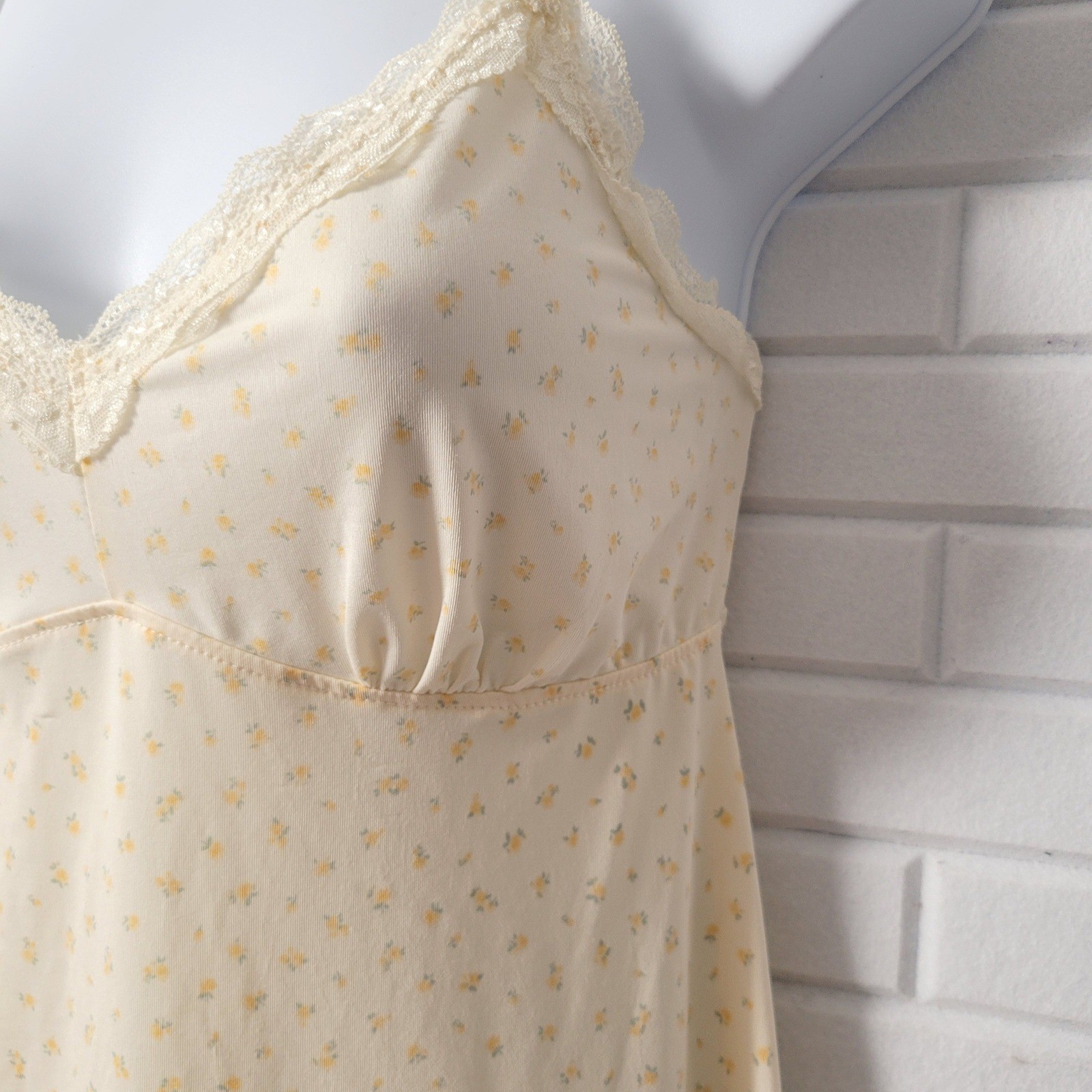 Laura Ashley Nightgown L Yellow Rosebud Floral Lace Cottagecore Chemise