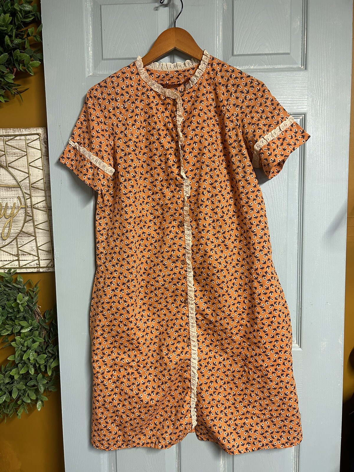 Vintage West Cal .45 Women’s House Dress Floral Snap Button