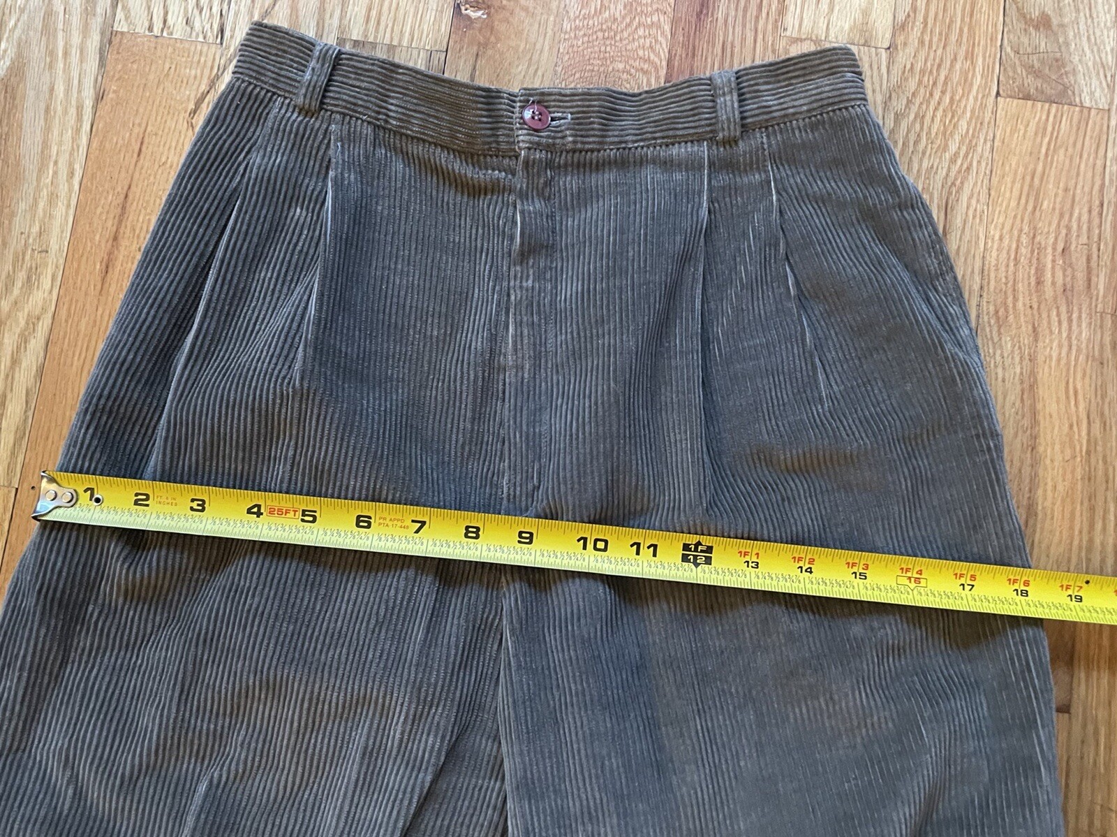 Vintage Happy Legs peddle pusher pants corduroy grey/brown 24”