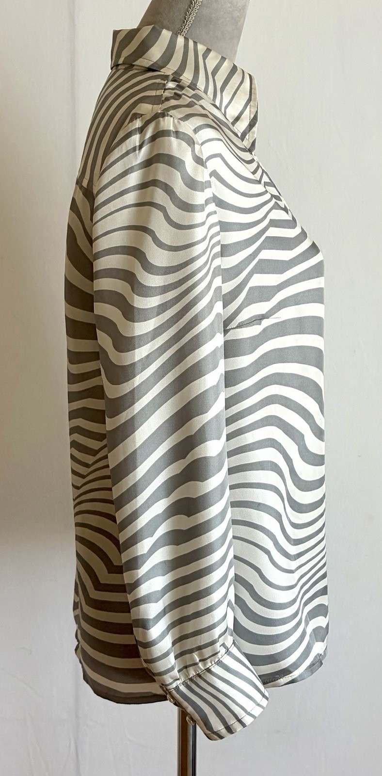 VTG 60s/70s Women’s Silk Op Art Long Sleeve Button-front Blouse Sz Med