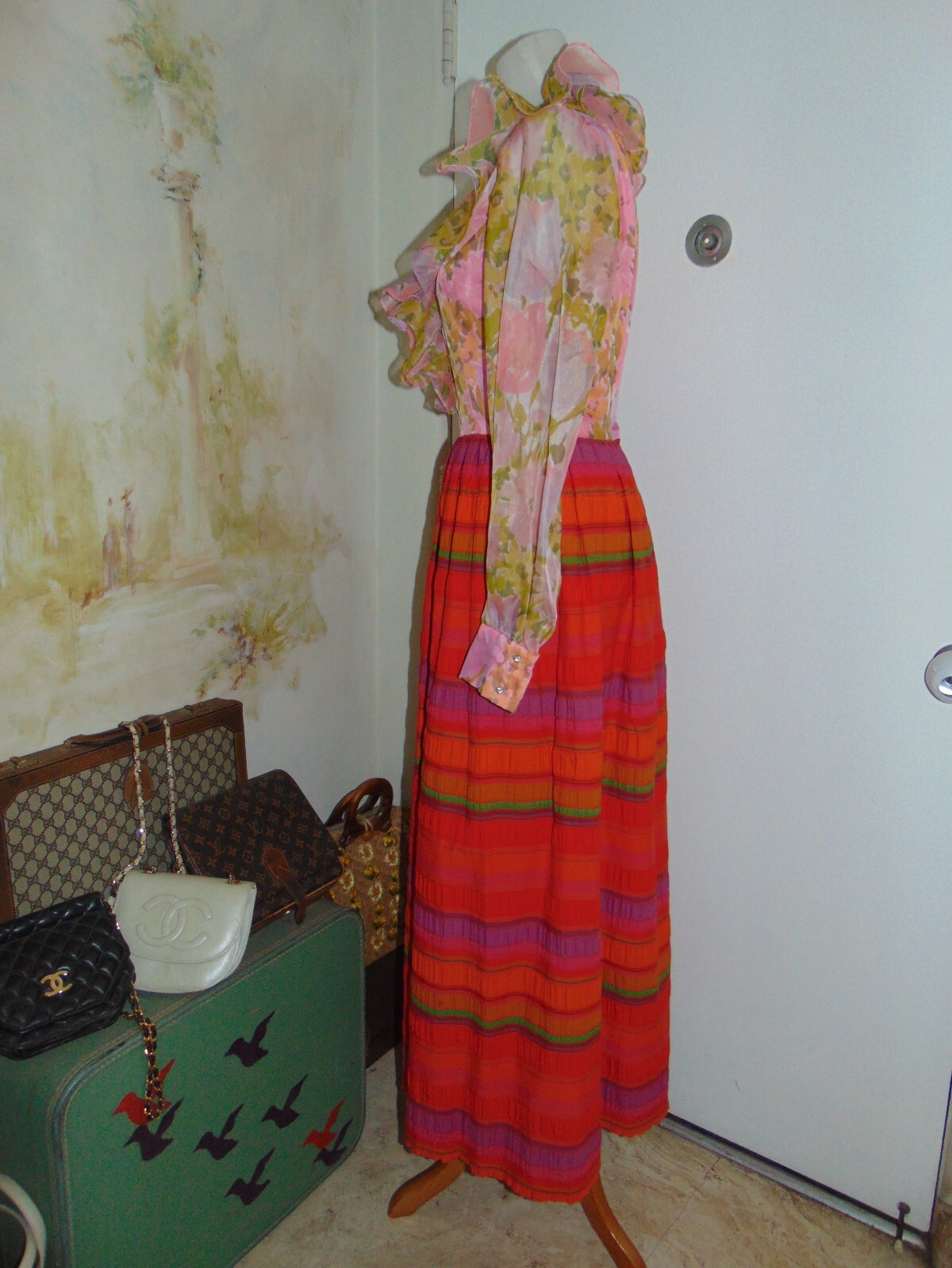 1960’s 70s LIPMANS Pink Orange Red Green Floral Dress Ruffled V Neck Maxi Womens
