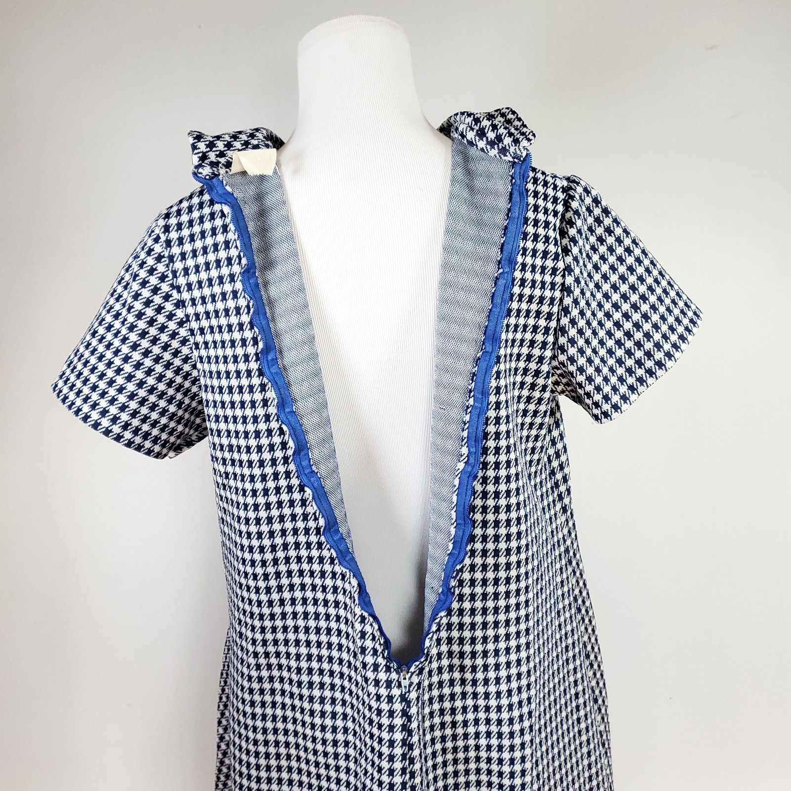 Vintage 1970s Retro BlueWhite Geometric Print Shift Shirt Dress Short Sleeve M