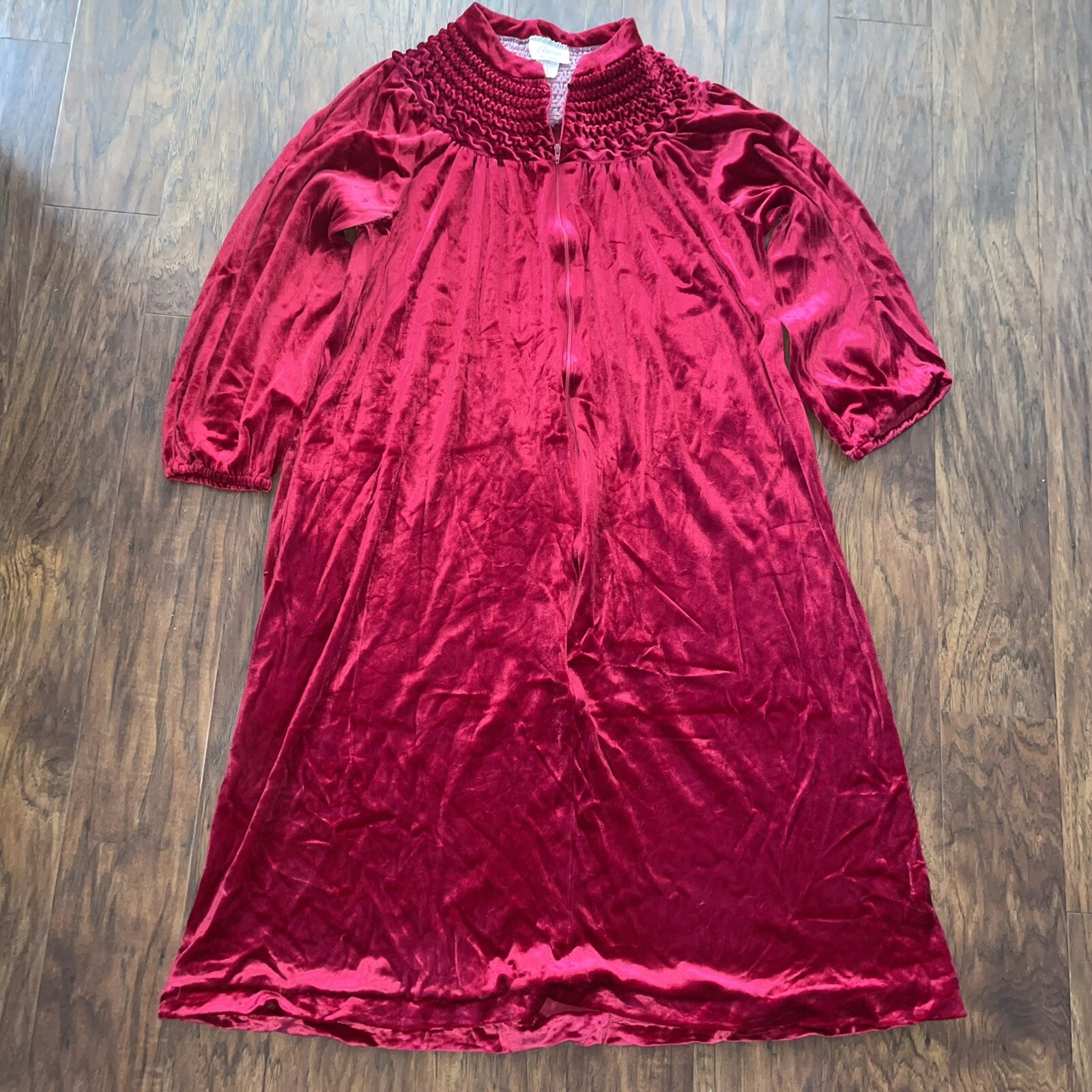 VTG Made In USA L Large Velvet Red Zip Front Robe Housecoat It’s A Charm Women