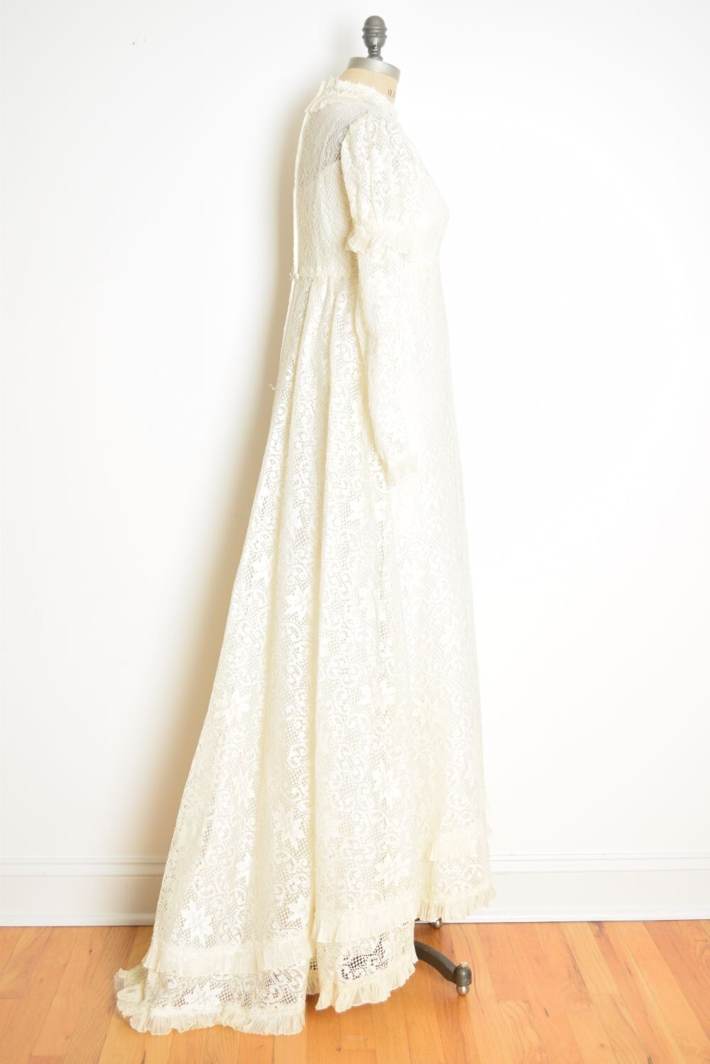 vintage 60s wedding dress cream crochet lace regency juliet gown puff sleeve S